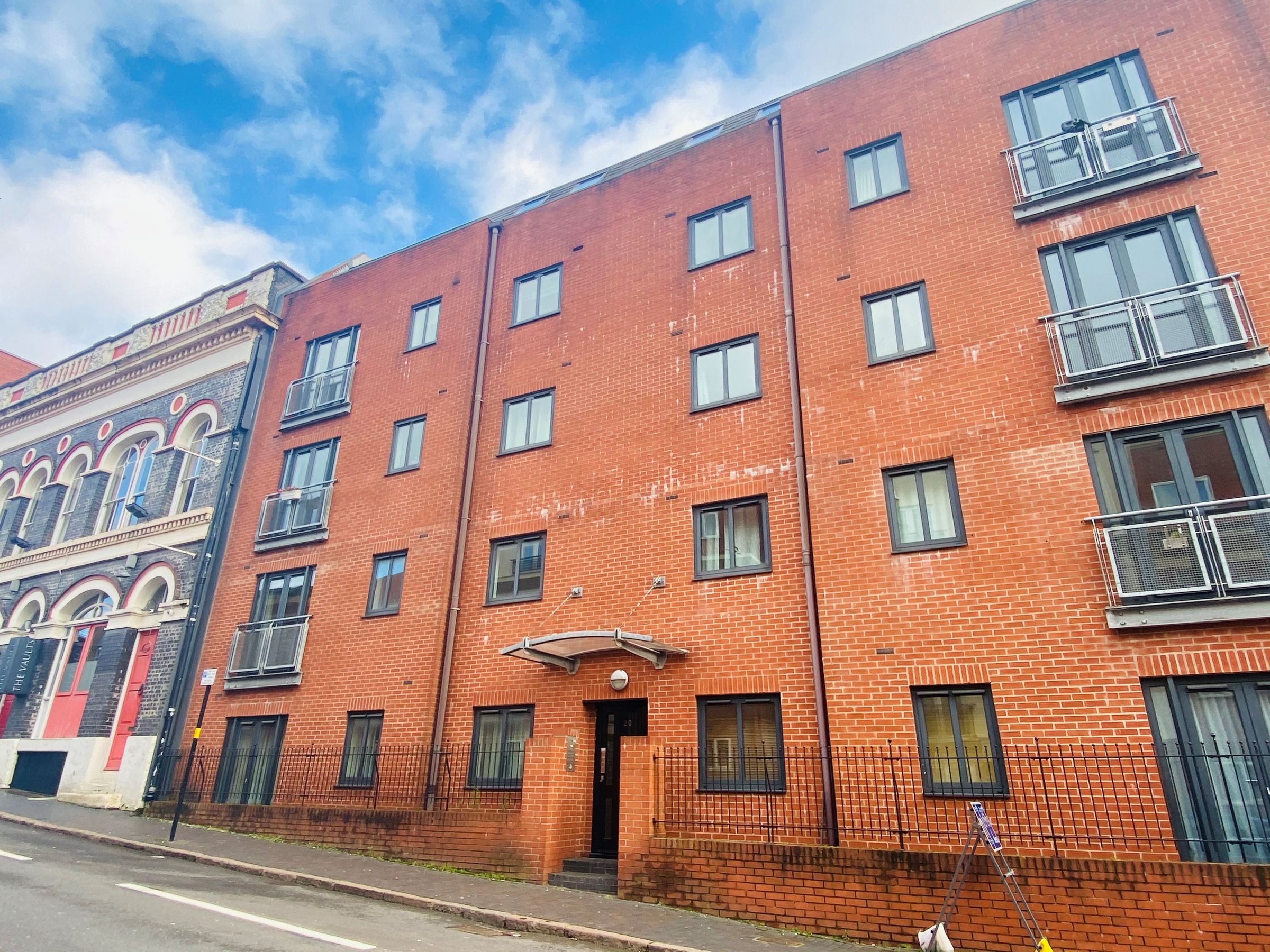 2 bed flat to rent in Q Apartments, Newhall Hill, Jewellery Quarter B1
