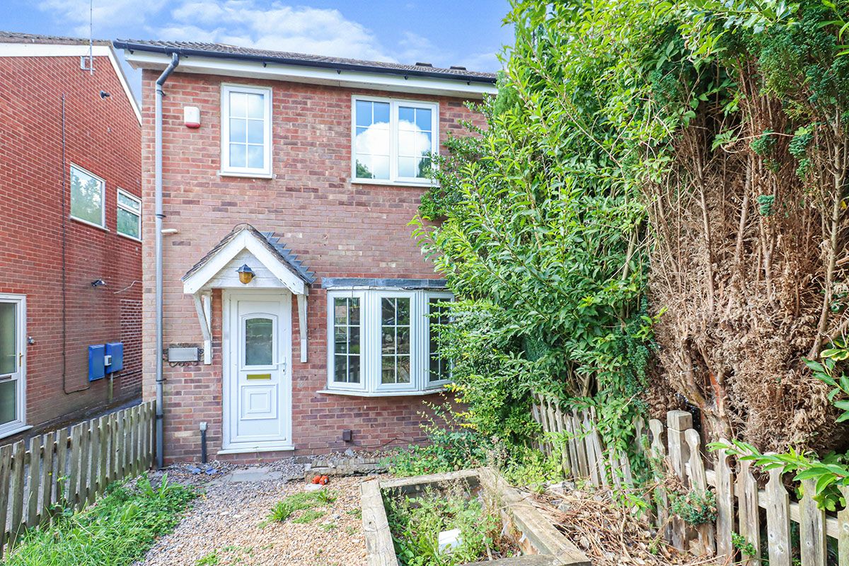 2 bed end terrace house for sale in Hawthorne Close, Ketley Bank