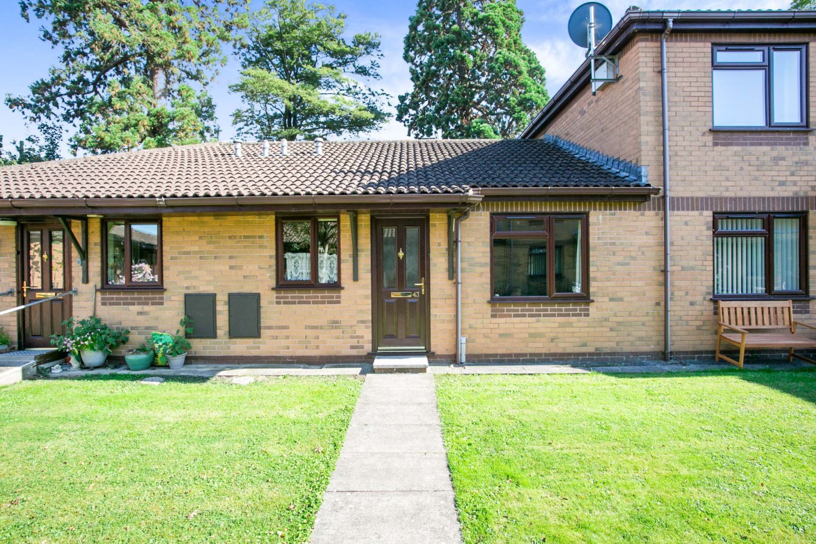 2 bed bungalow for sale in Langley Road, Chippenham SN15 Zoopla