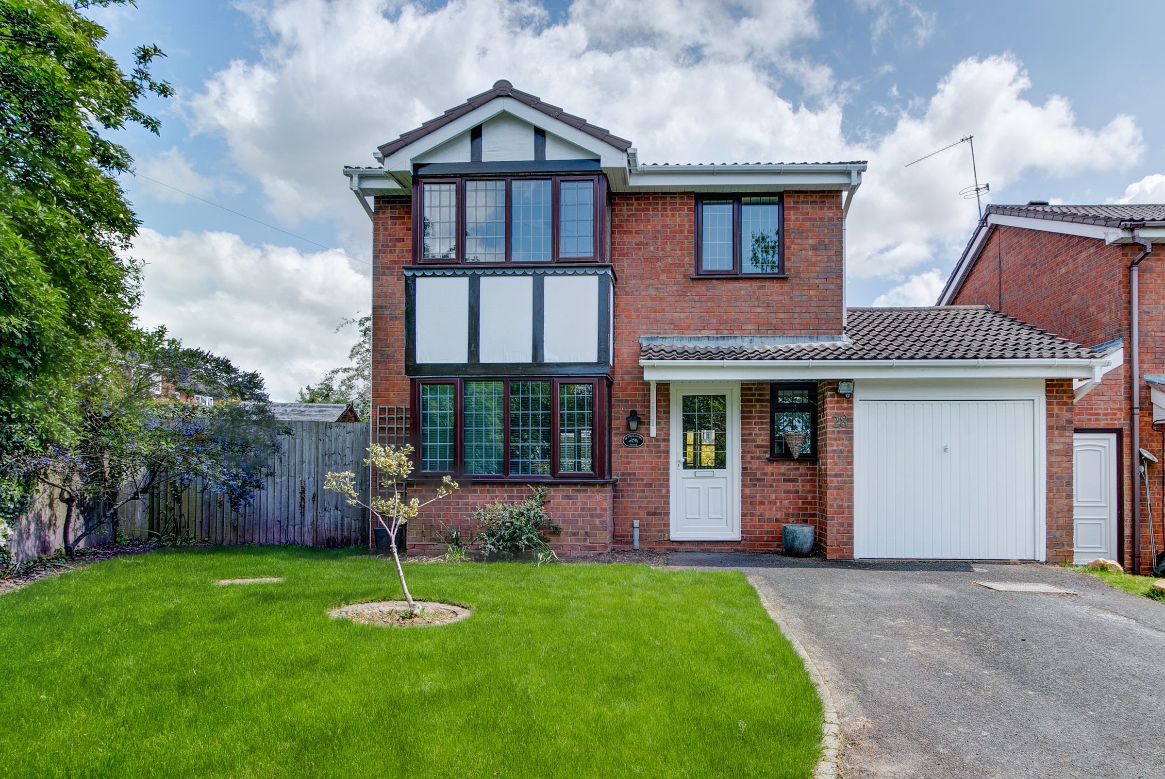 4 bed detached house for sale in Jordans Close, Crabbs Cross, Redditch