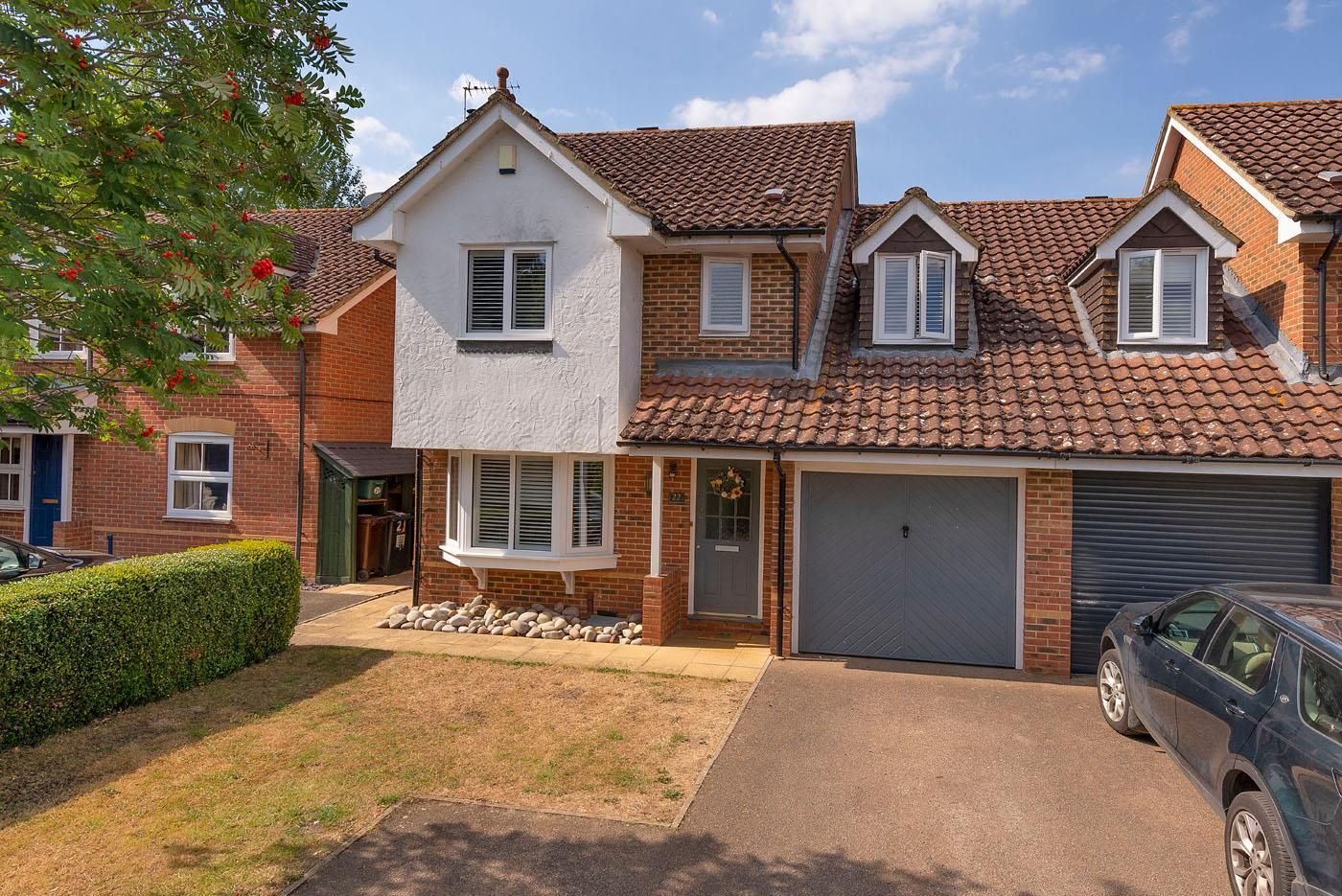 4 bed semidetached house for sale in Victoria Drive, Kings Hill, West Malling ME19 Zoopla