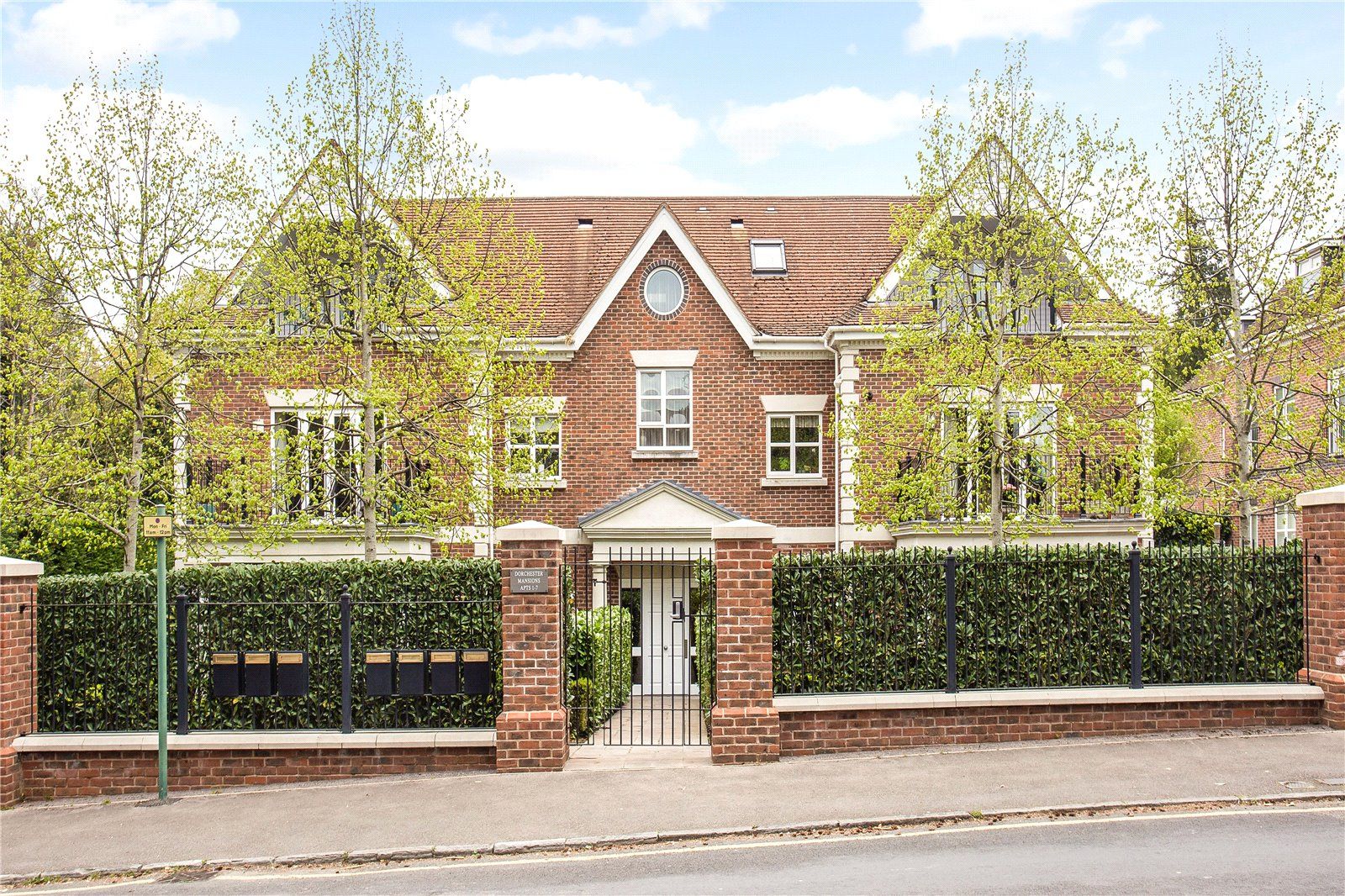 2 bed flat for sale in Dorchester Mansions, Cross Road, Sunningdale