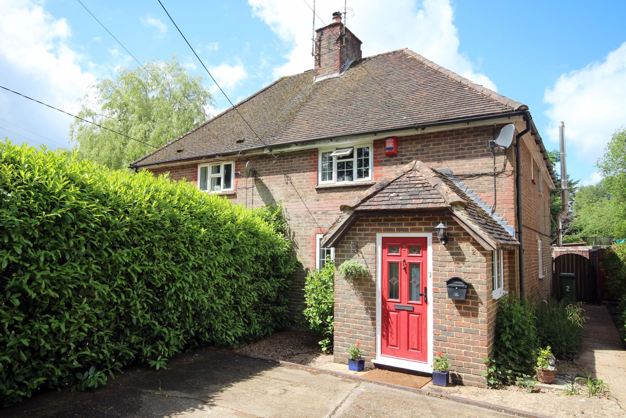 3 bed cottage for sale in Leechpond Hill, Lower Beeding, Horsham RH13