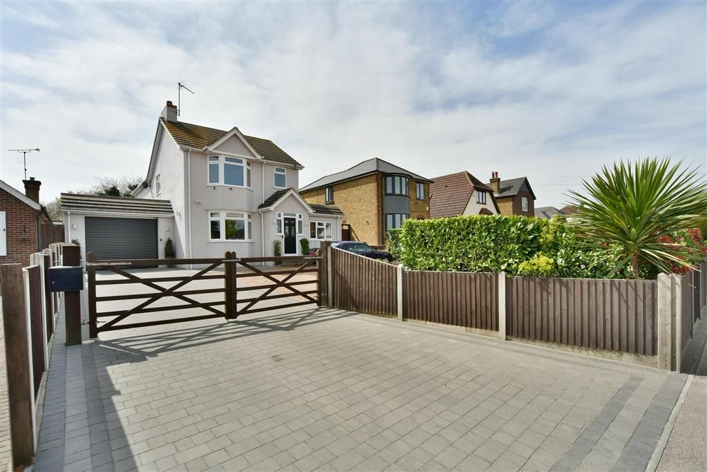 4 bed detached house for sale in Hartlip Hill, Hartlip, Sittingbourne