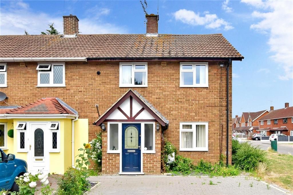 2 bed end terrace house for sale in Linford Drive, Basildon, Essex SS14