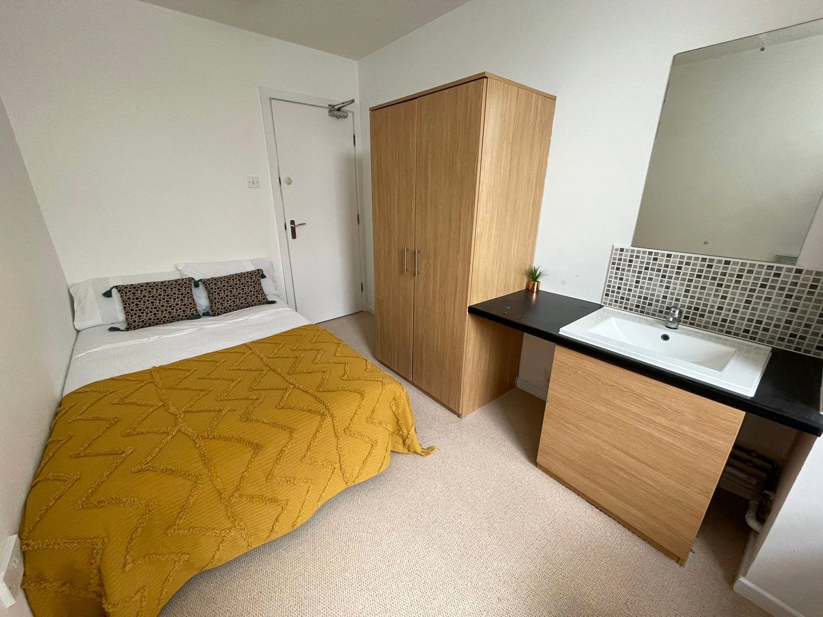 6 bed flat to rent in Borden Court, 143163 London Road, Liverpool L3