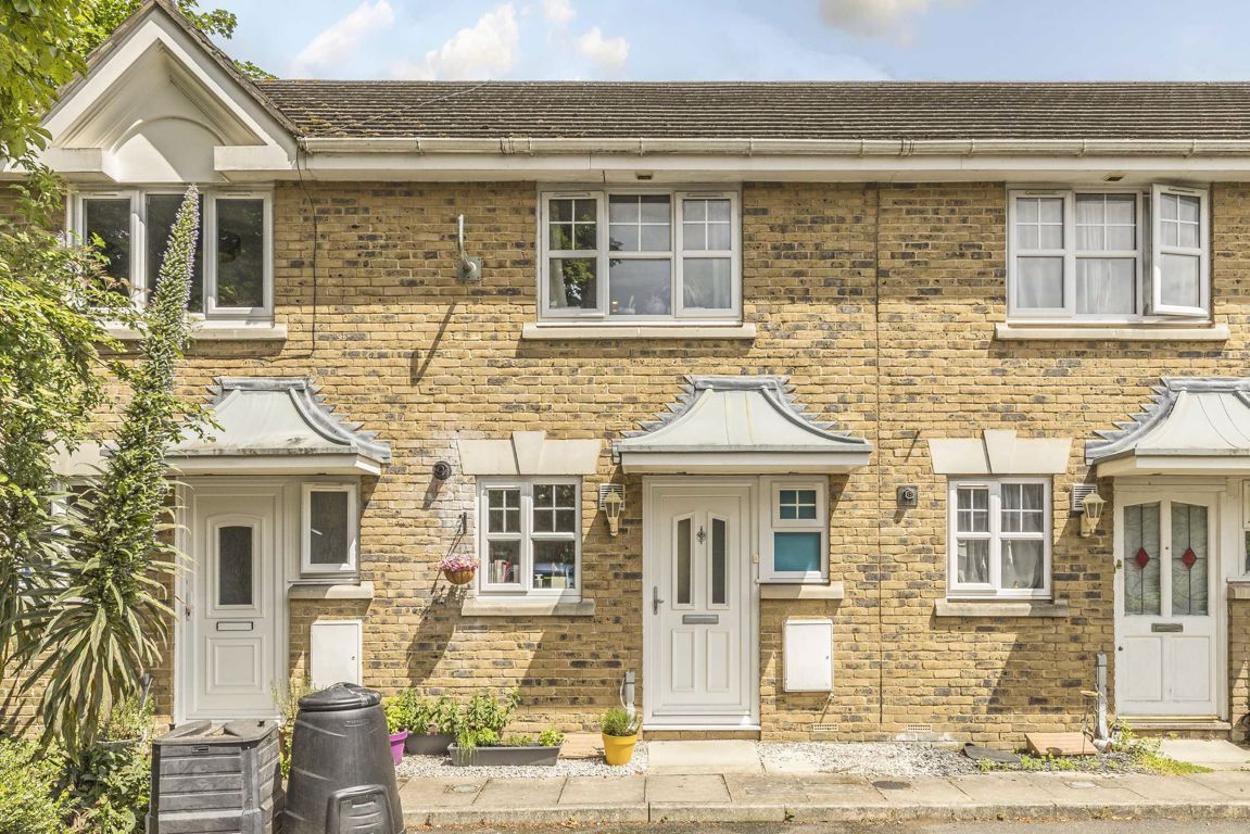 2 bed property for sale in Chestnut Close, Shardeloes Road, London SE14