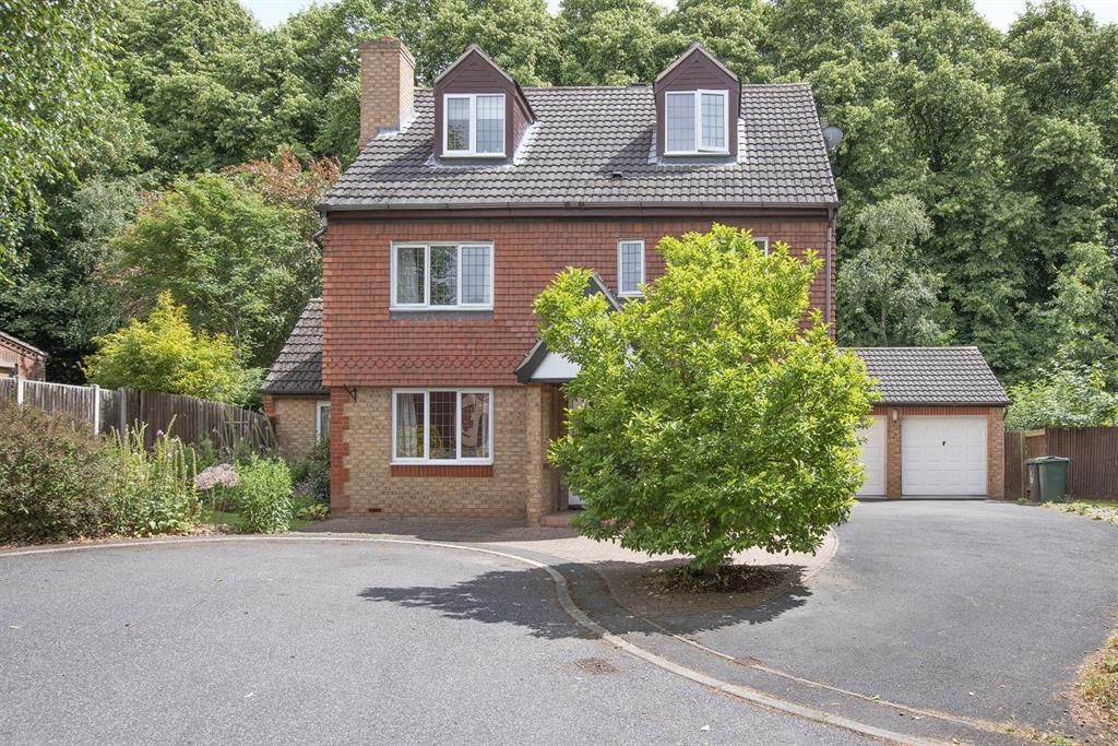 5 bed detached house for sale in Linton Close, Bawtry, Doncaster DN10