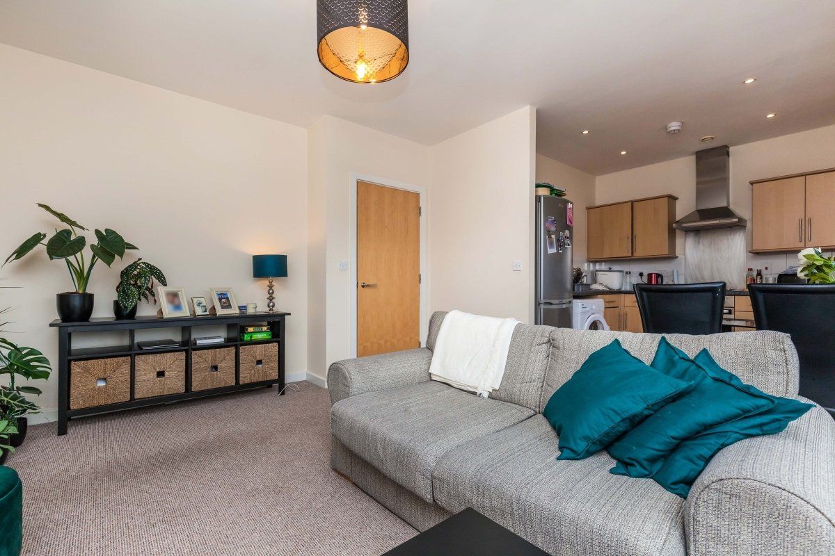 2 bed flat to rent in Cardigan House Block E, 1 Adelaide Lane