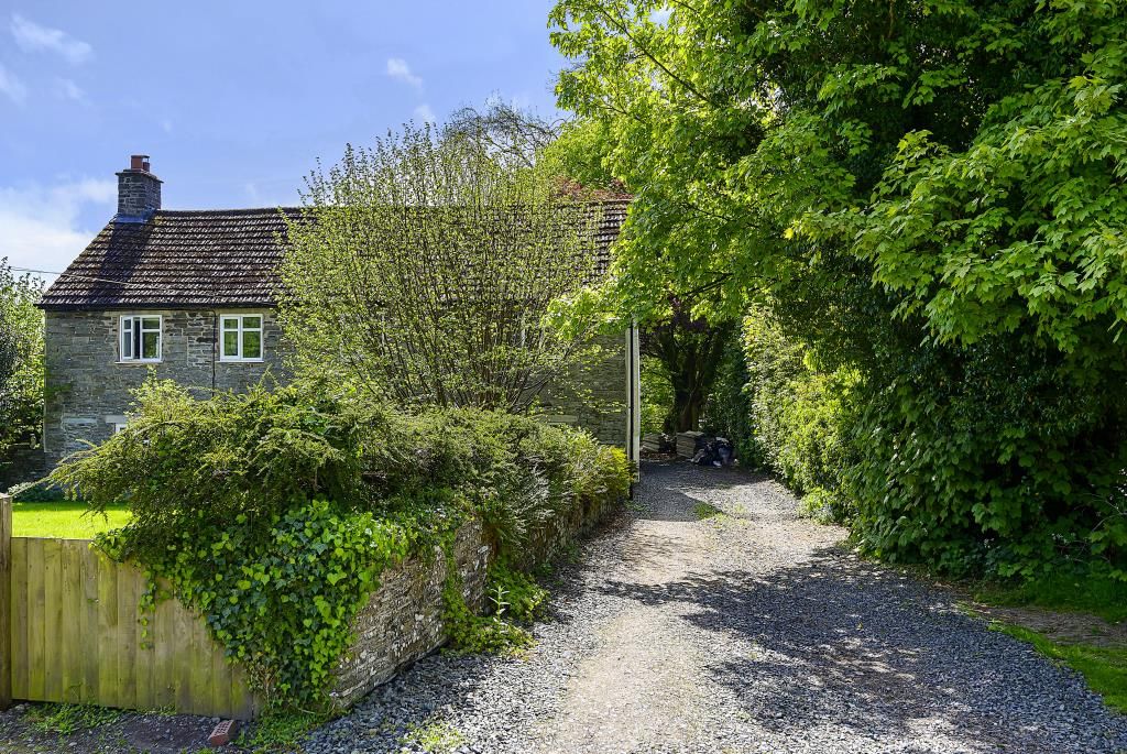 3 bed detached house for sale in New Radnor, Powys LD8 Zoopla