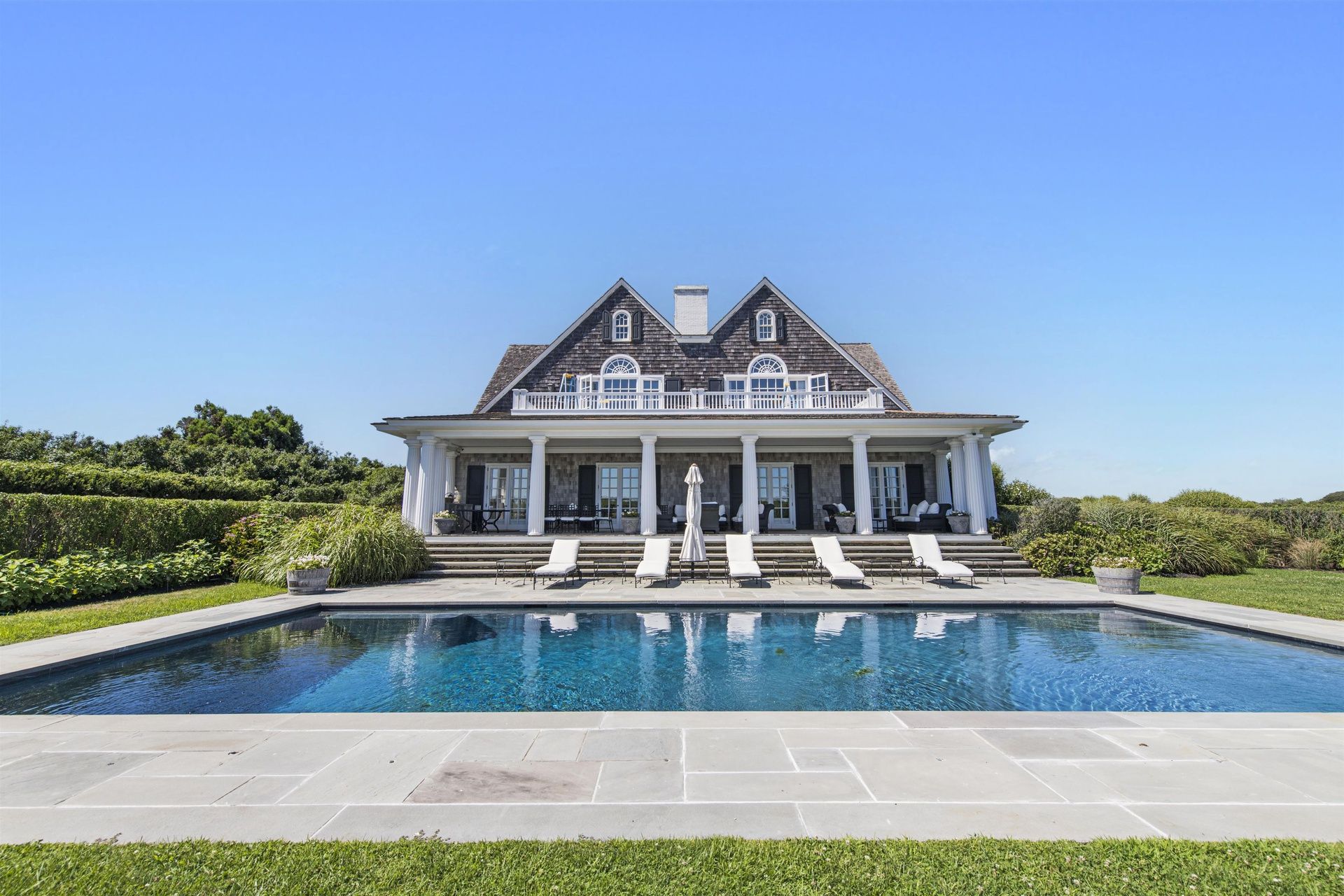 9 bed country house for sale in 366 Gin Ln, Southampton, Ny 11968, Usa