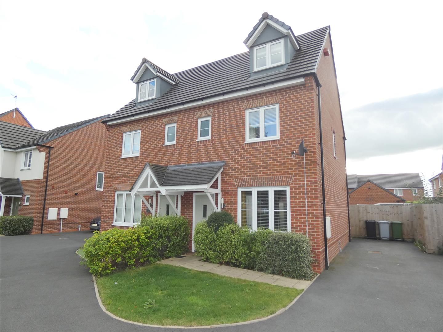 3 bed semidetached house for sale in Gordon Geddes Way, Crewe CW1 Zoopla