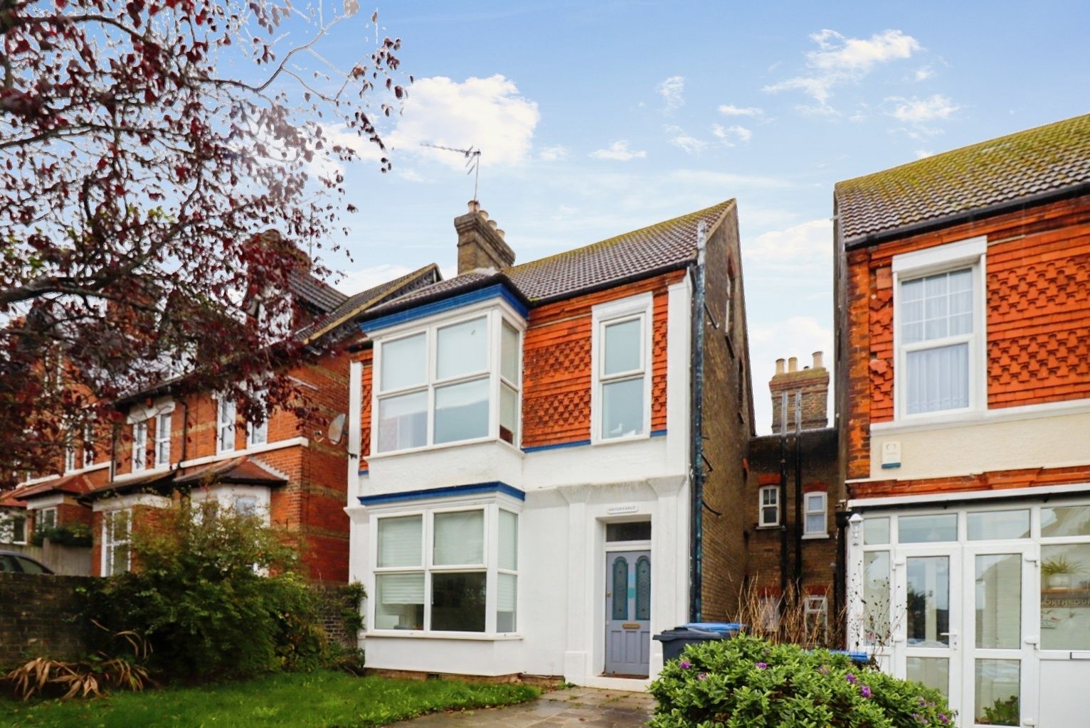 5 bed linkdetached house for sale in Hollicondane Road, Ramsgate CT11