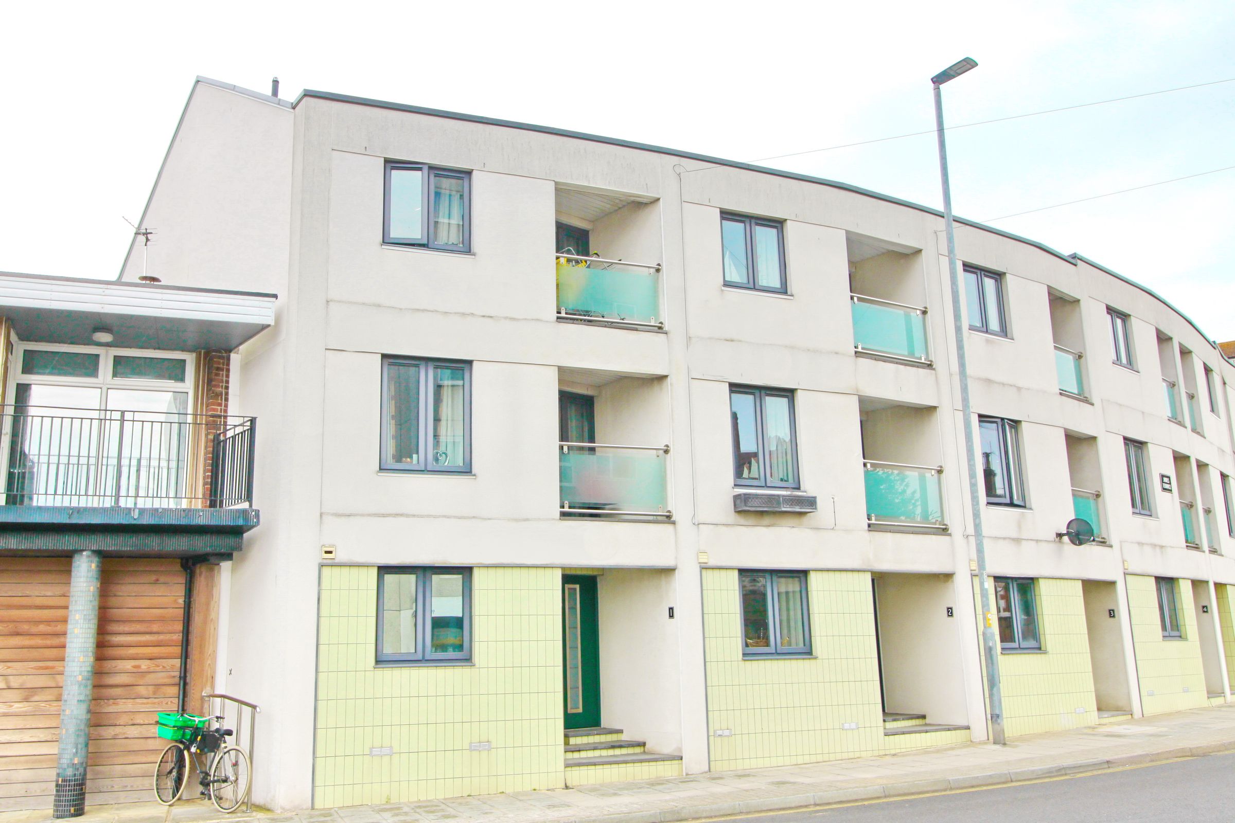 4 bed town house for sale in Clarendon Road, Southsea PO4 Zoopla