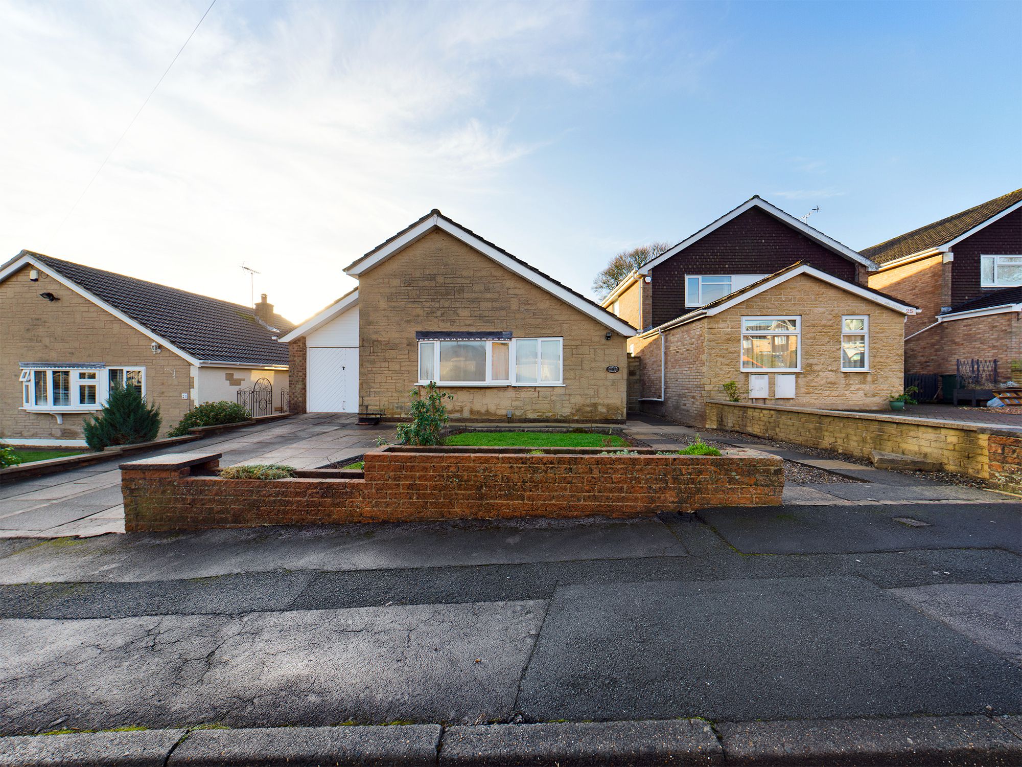 3 bed detached bungalow for sale in Wensleydale Rise, Baildon, Shipley