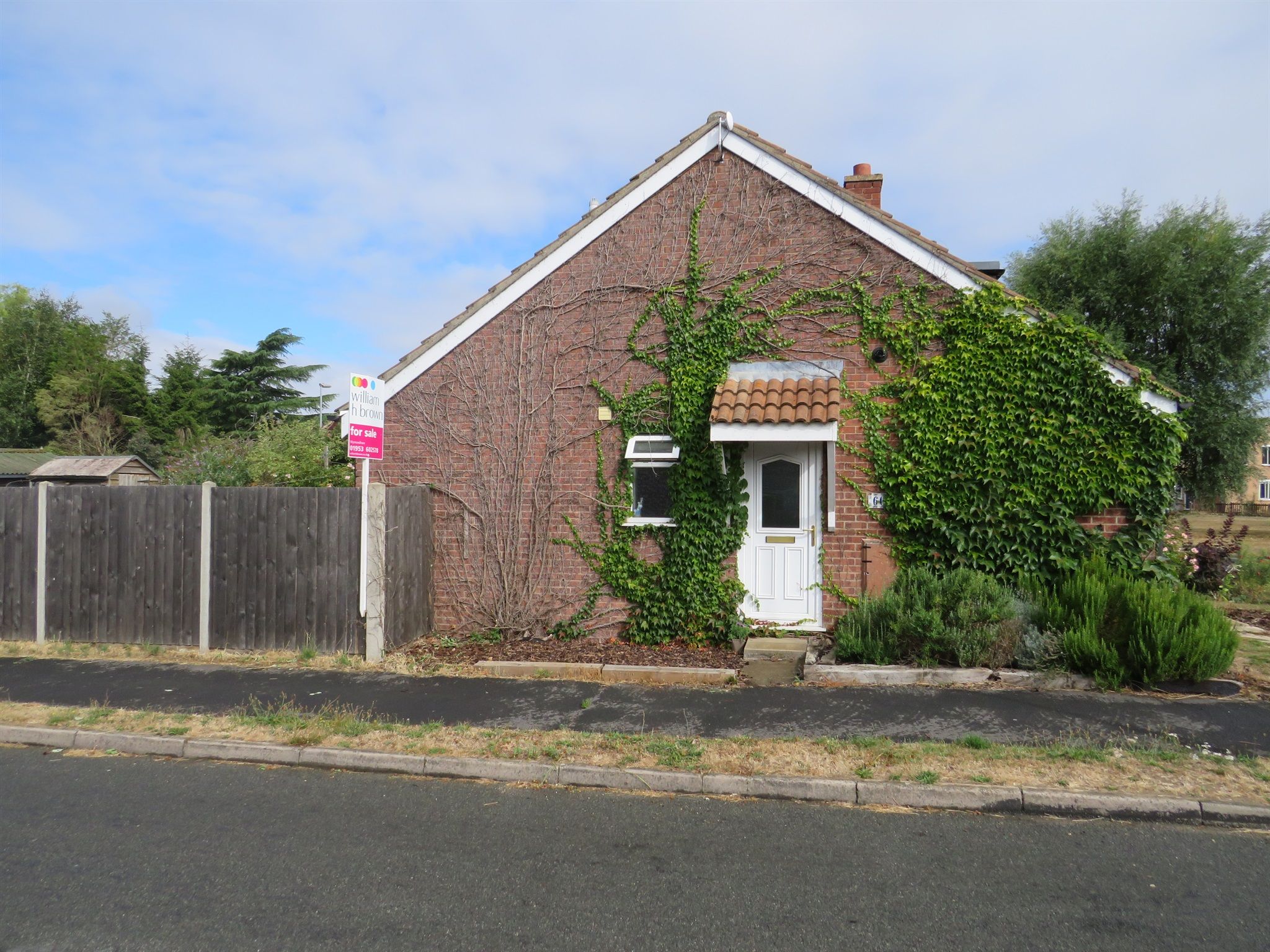 2 bed detached bungalow for sale in High House Avenue, Wymondham NR18