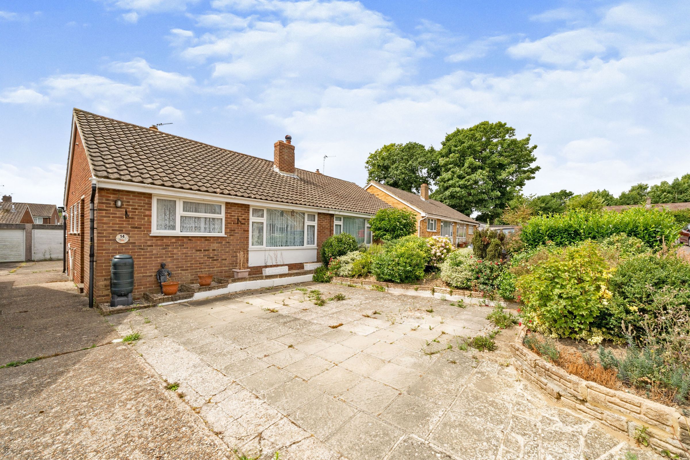 2 bed bungalow for sale in Grange Close, Horam, Heathfield, East Sussex