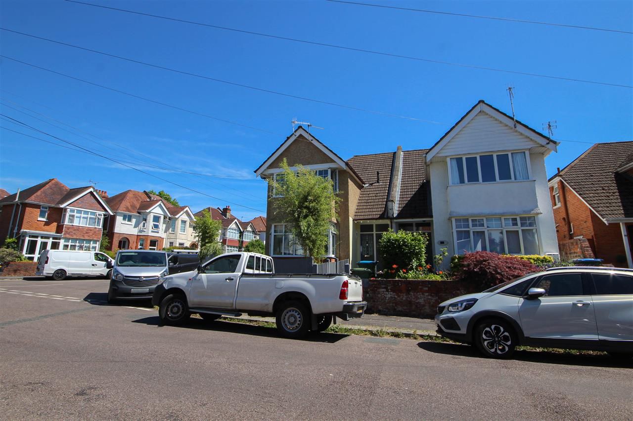 2 bed for sale in Newlands Avenue, Shirley, Southampton SO15