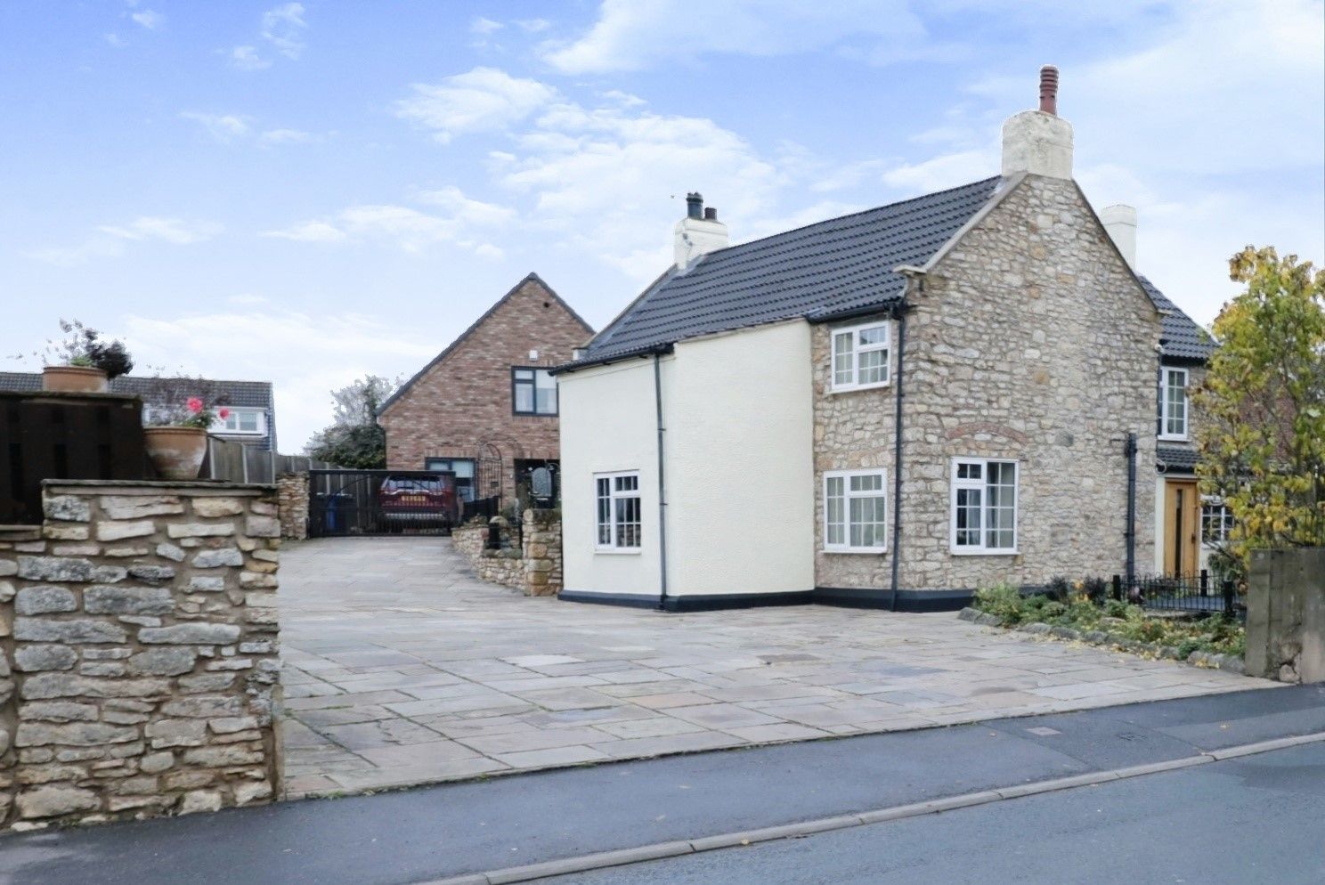 4 bed detached house for sale in High Street, Norton, Doncaster DN6