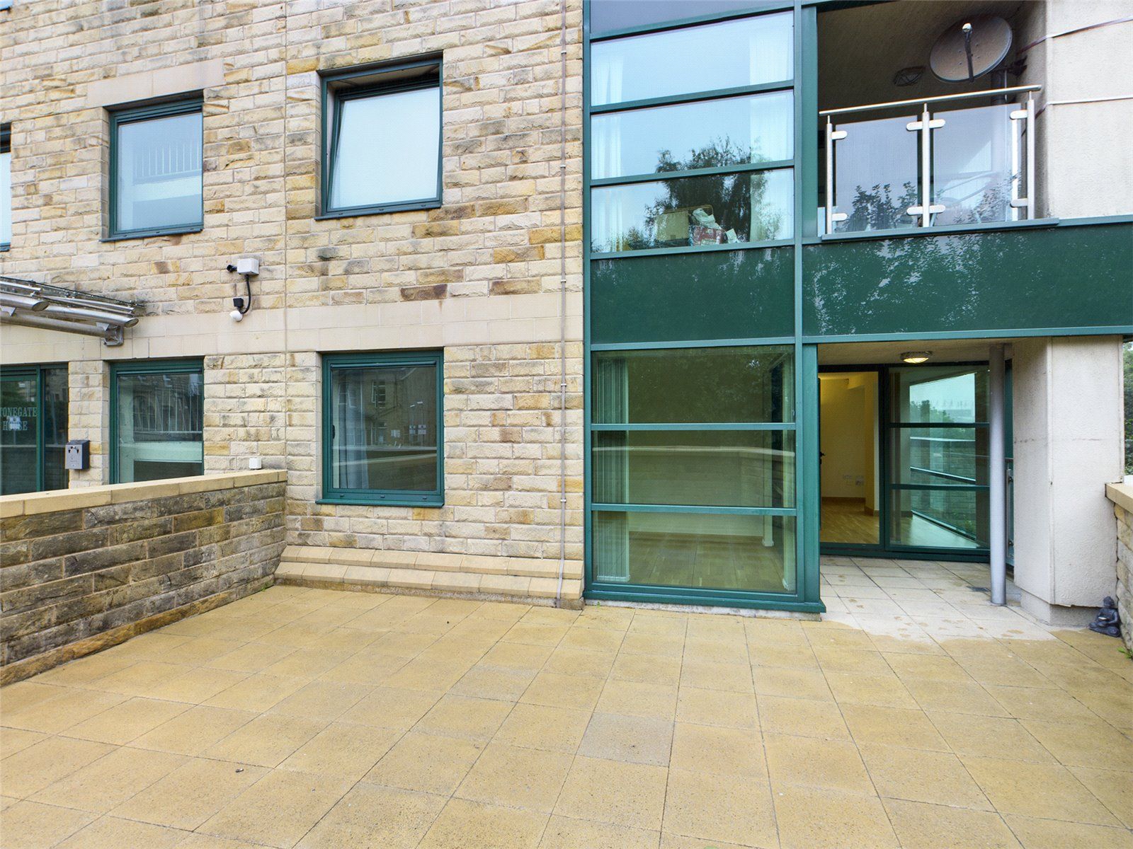 2 bed flat to rent in Stonegate House, Stone Street, Bradford, West Yorkshire BD1 Zoopla