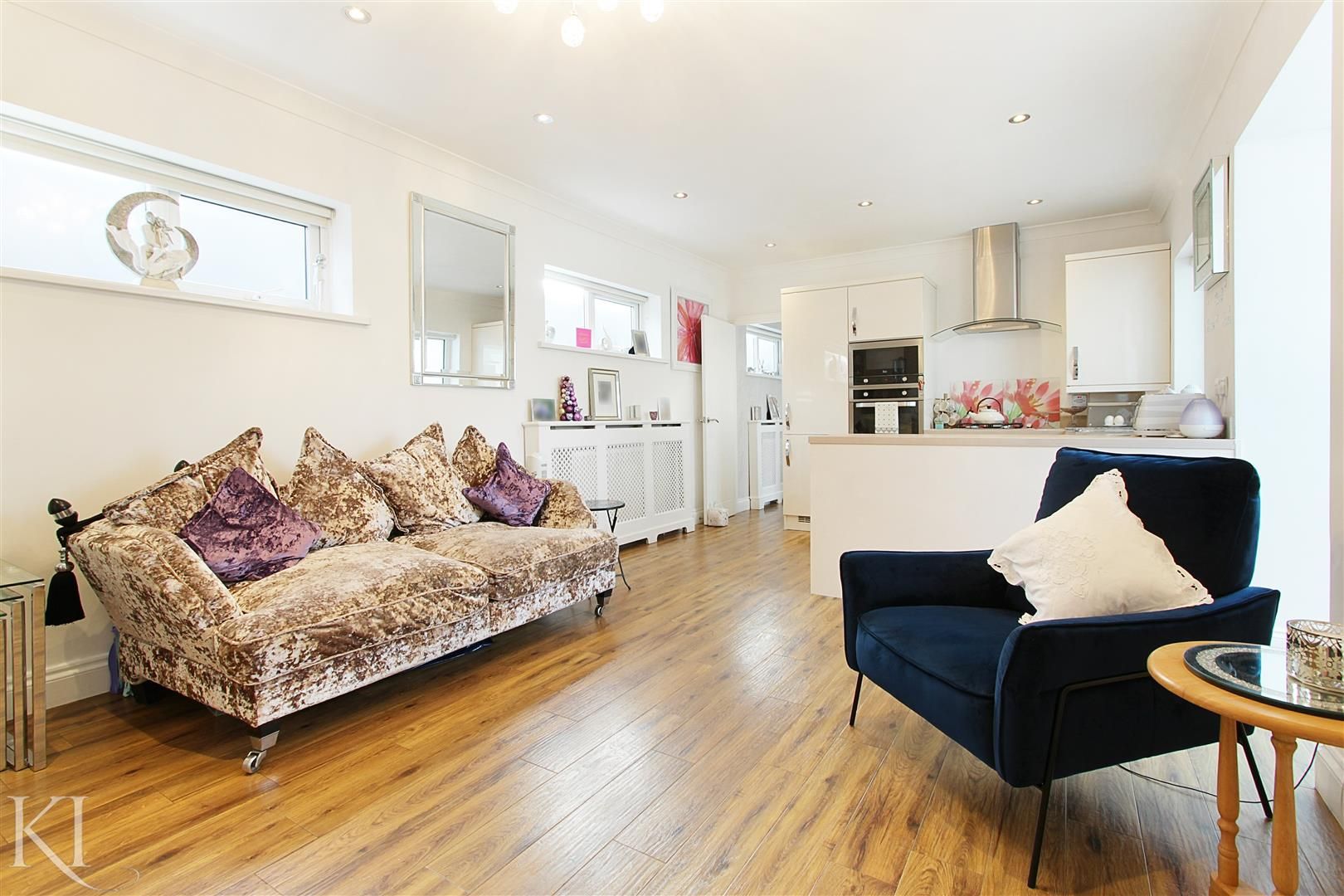 1 bed detached bungalow for sale in King Arthur Court, Cheshunt