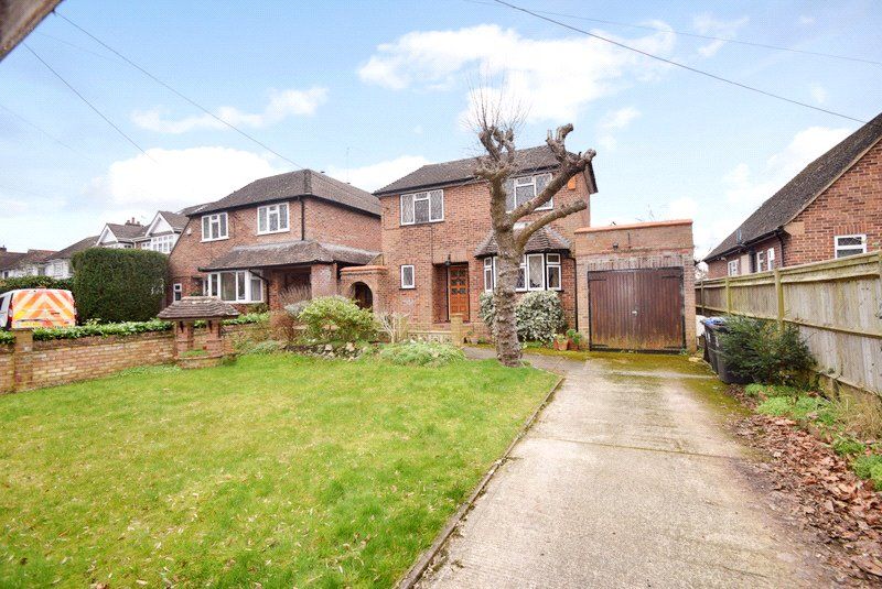 4 bed detached house for sale in Harcourt Road, Dorney Reach
