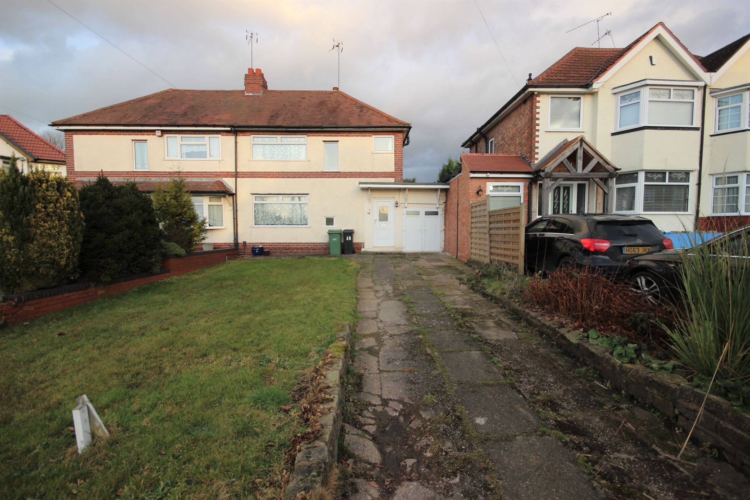 3 bed semidetached house to rent in Newlands Drive, Halesowen, West