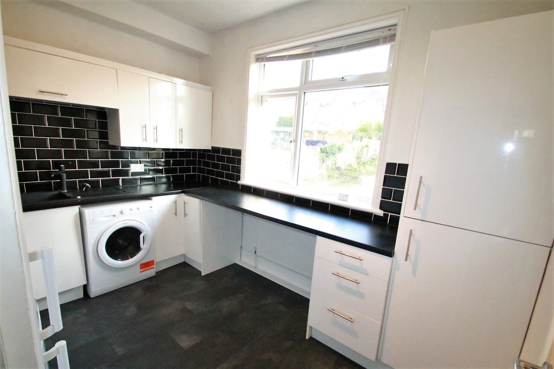 1 bed flat to rent in Heathhurst Road, Sanderstead, South Croydon CR2