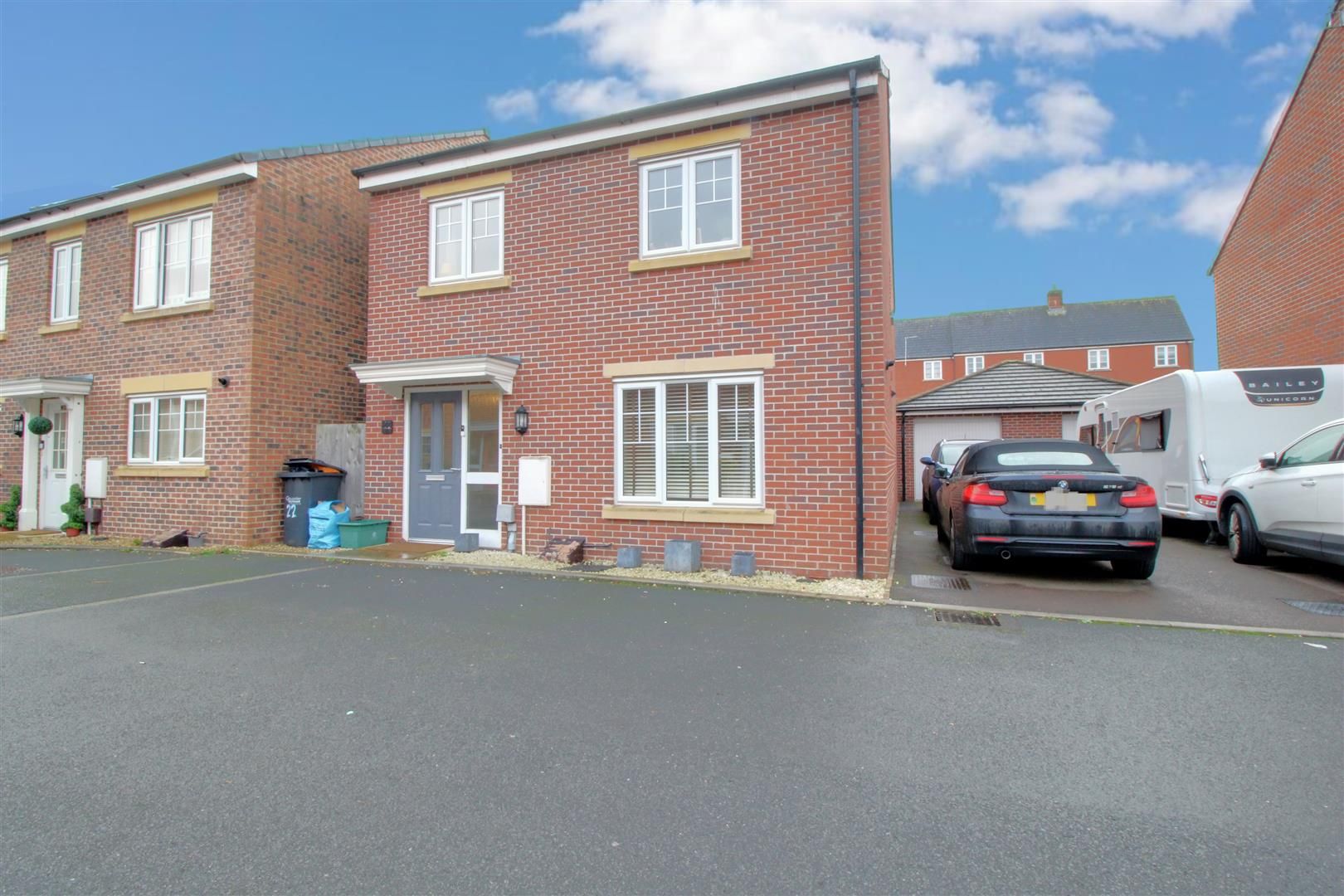 4 bed detached house for sale in Canal Court, Hempsted, Gloucester GL2