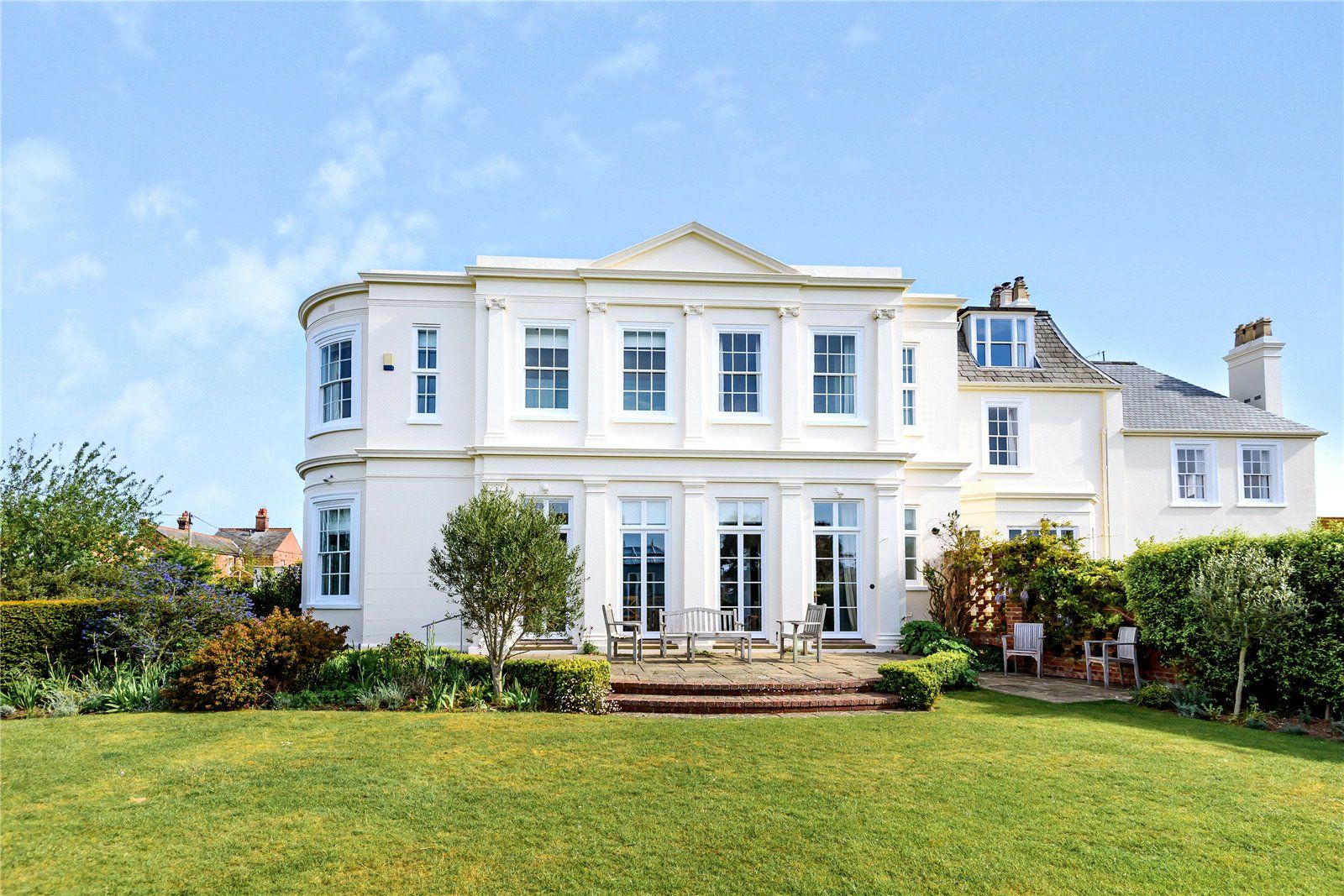 4 bed linkdetached house for sale in Crespigny House, Champion Road