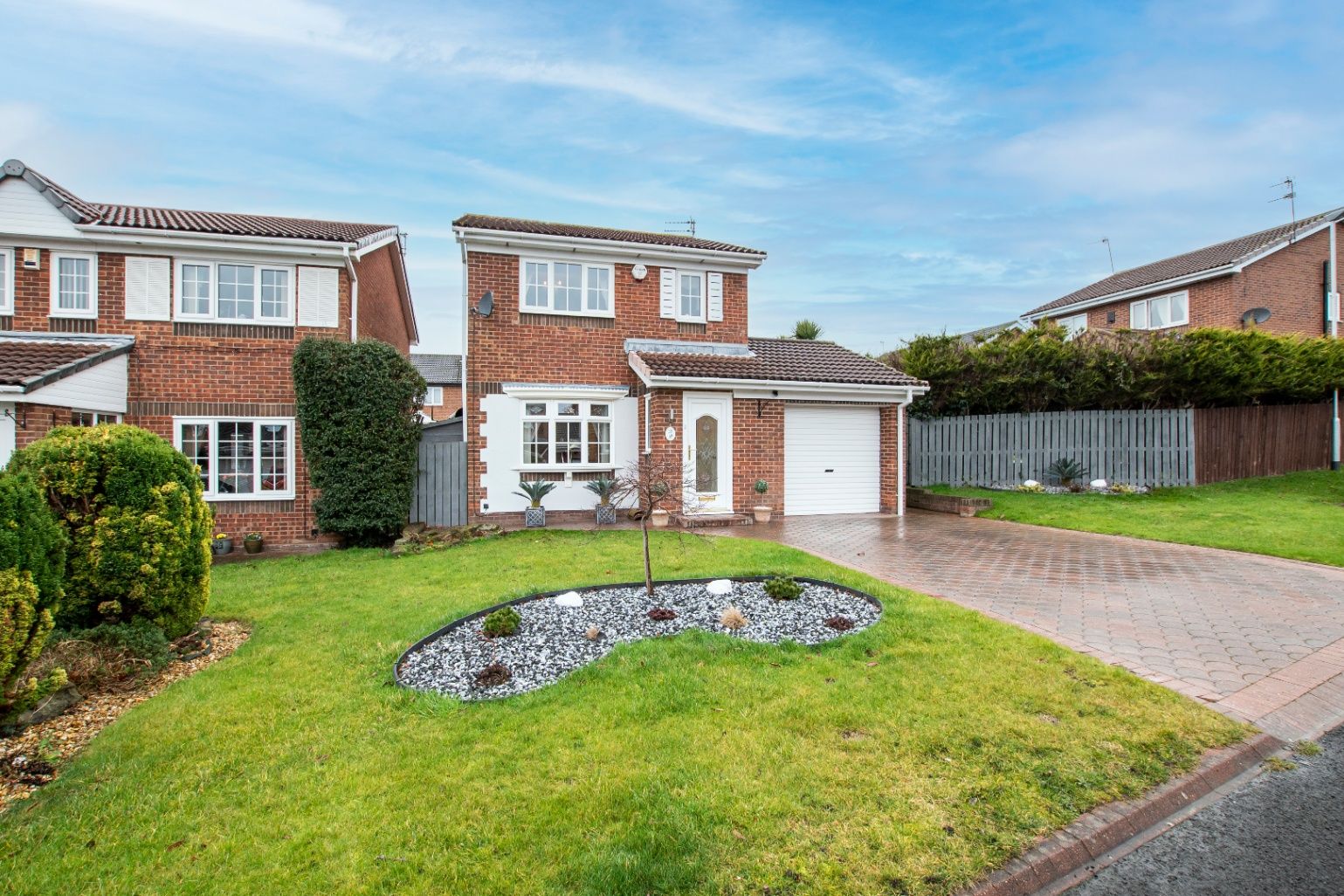 3 bed detached house for sale in Axbridge Close, Choppington NE62 Zoopla