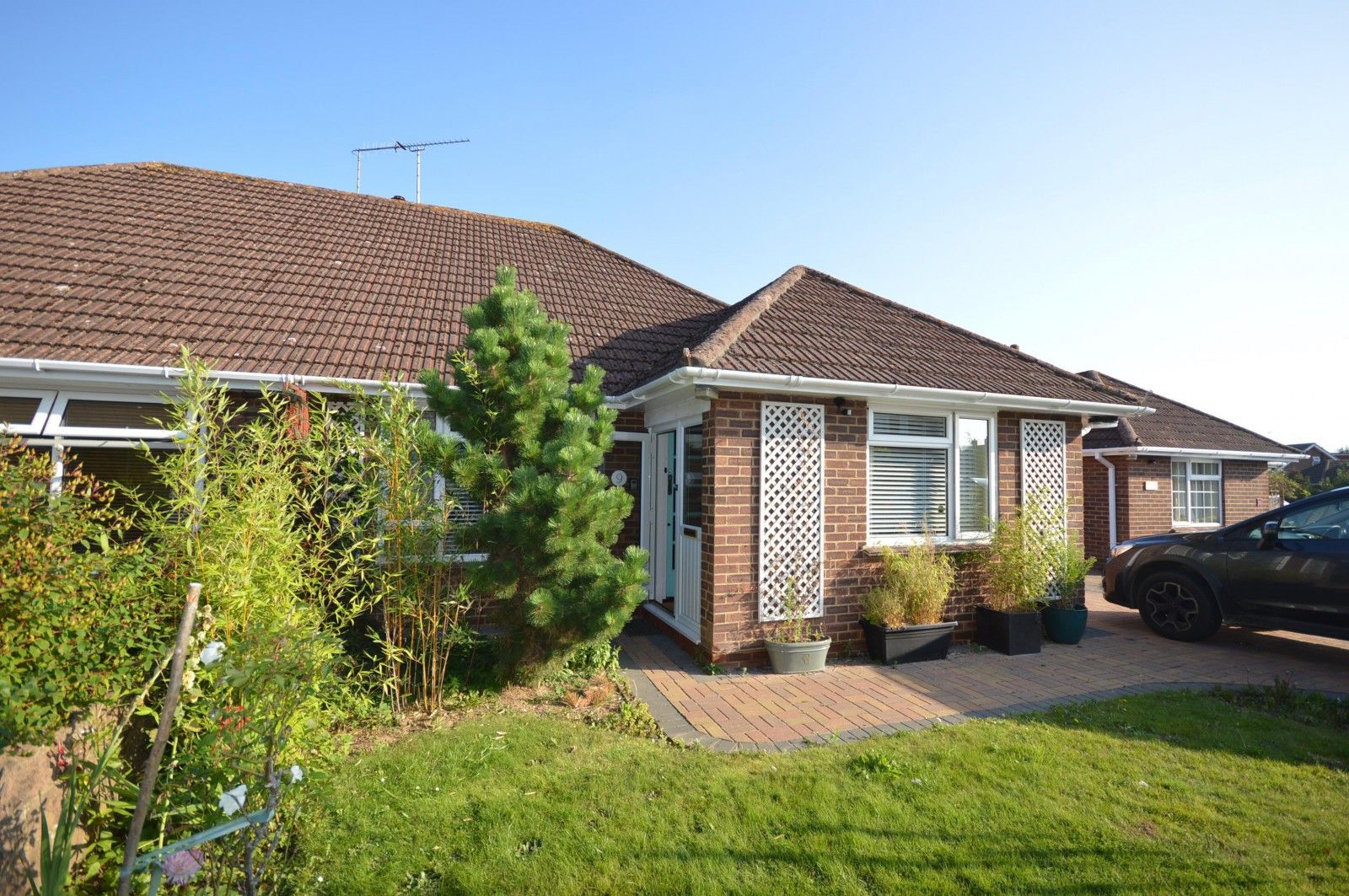 3 bed semidetached house to rent in Belgrave Crescent, Chichester PO19