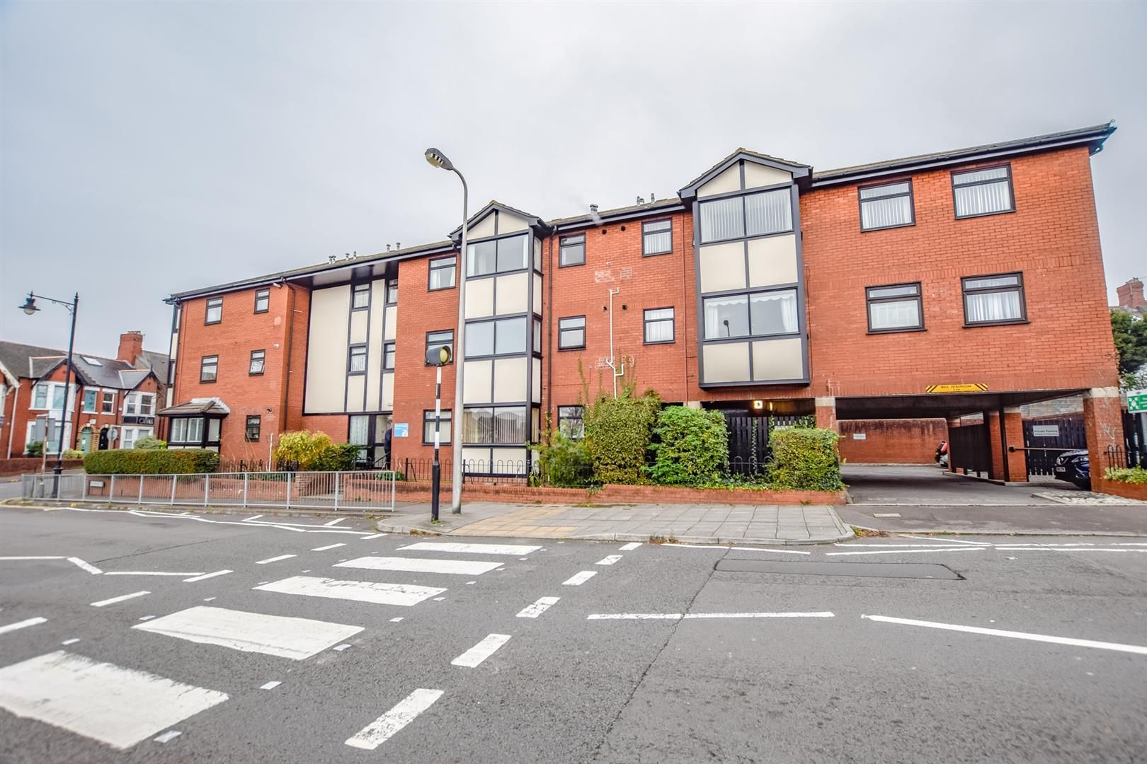 1 bed flat for sale in David Davies House, Wyndham Street, Barry CF63
