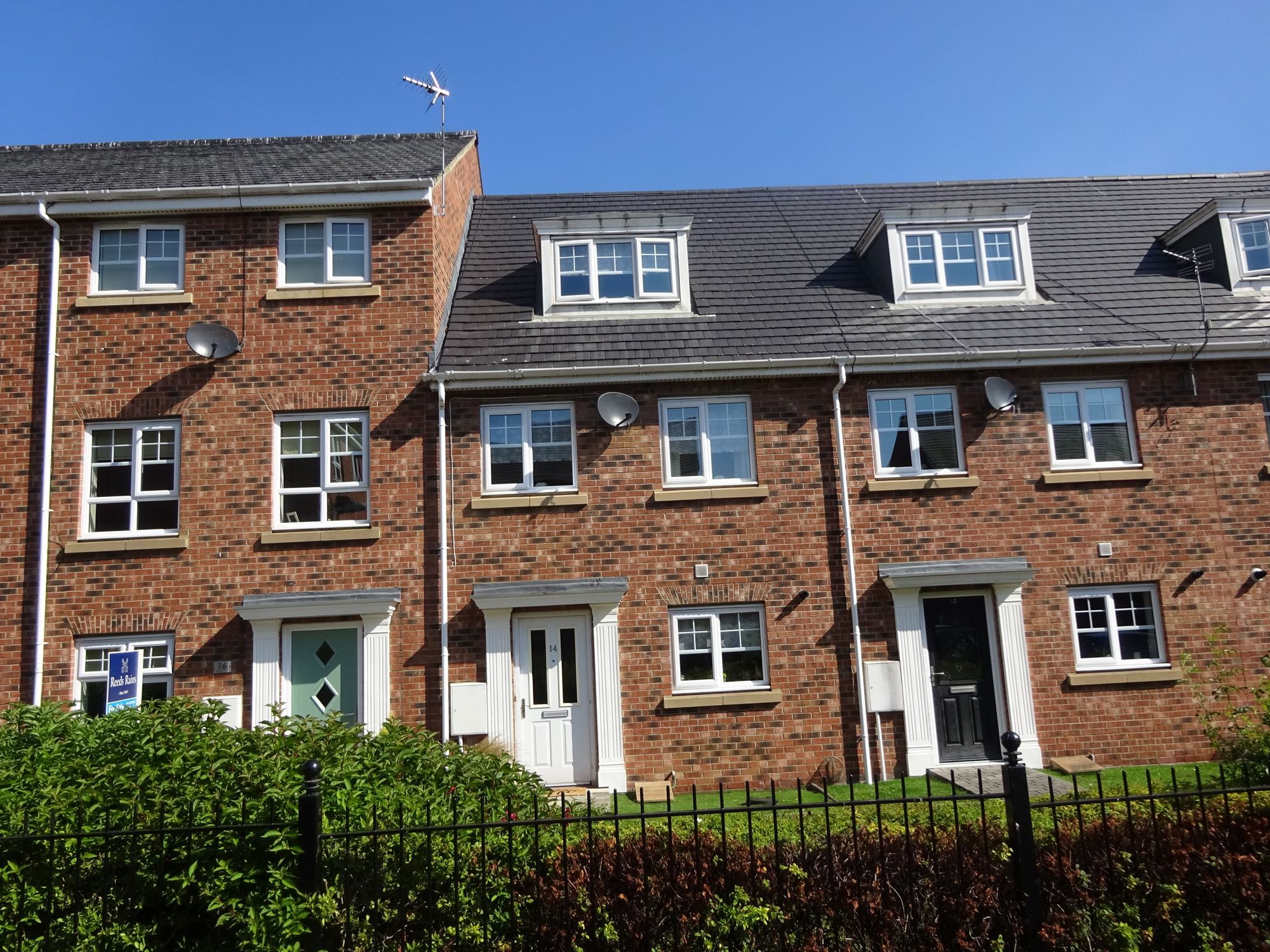 3 bed town house for sale in Market Walk, Jarrow NE32 Zoopla