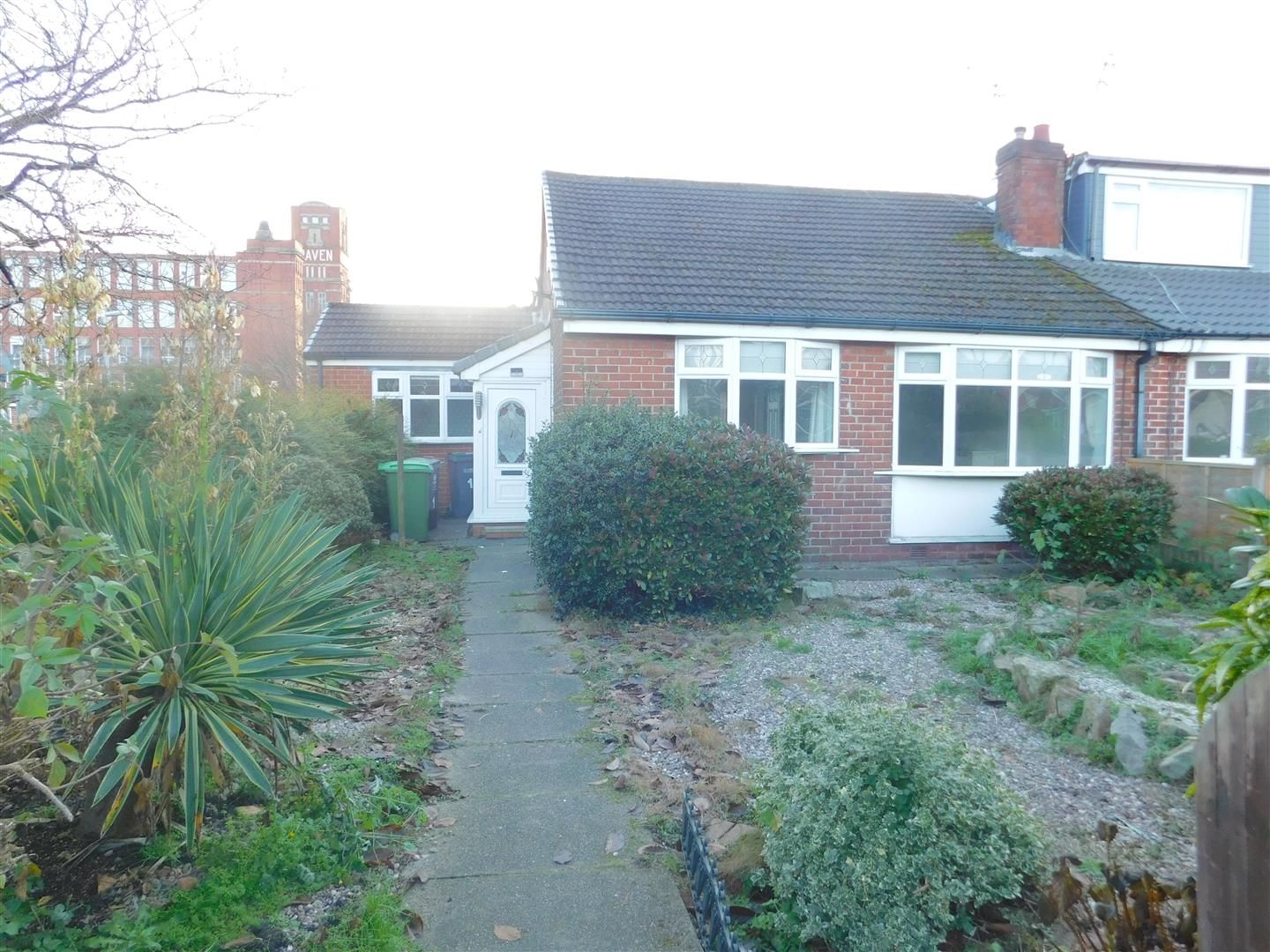 3 bed semidetached bungalow for sale in Cheviot Close, Chadderton