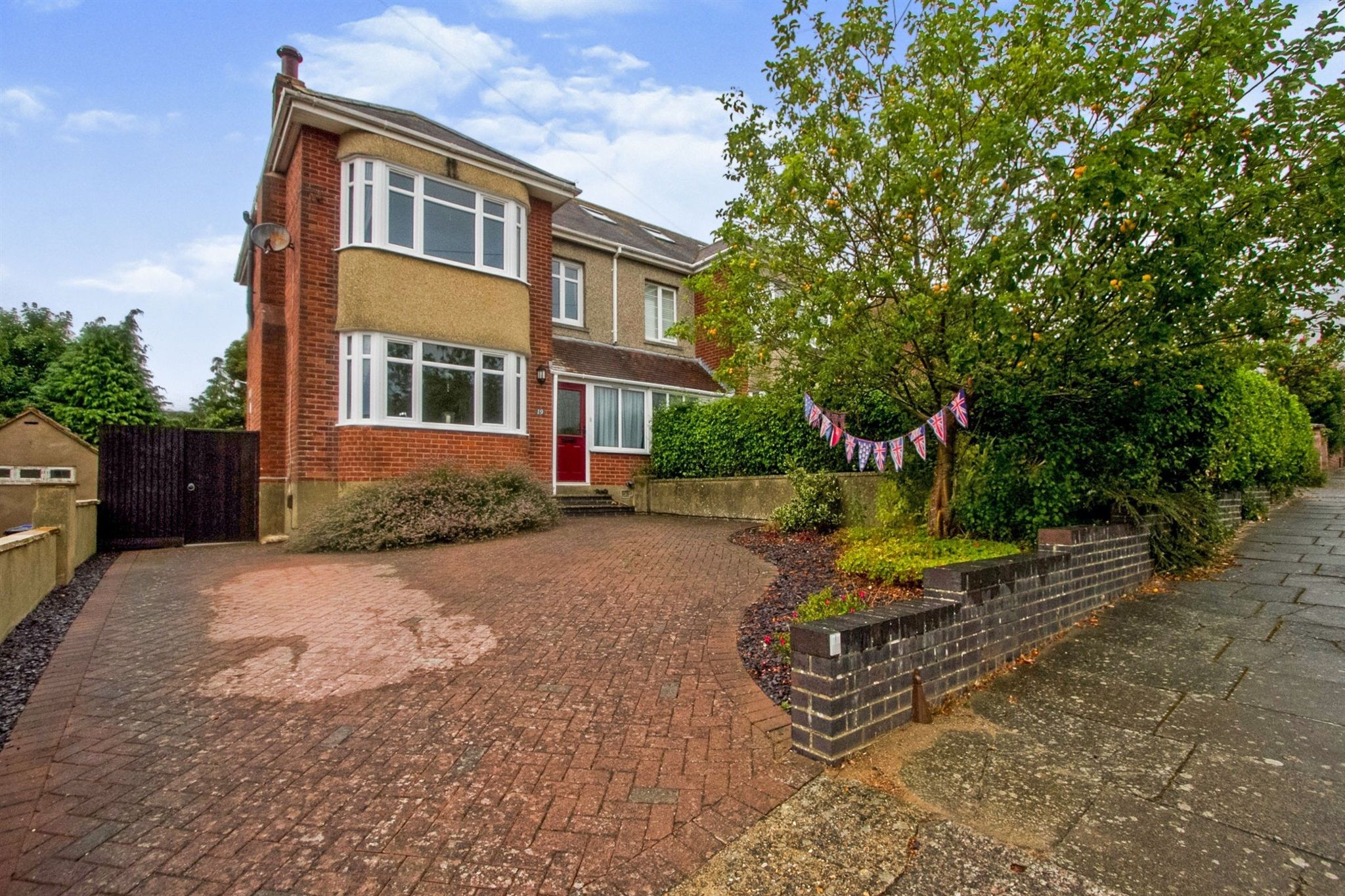 3 bed semidetached house for sale in Sunnyhill Road, Salisbury SP1