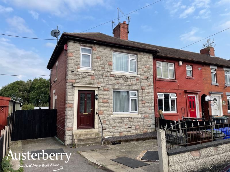 3 bed town house for sale in Mollison Road, Meir, StokeOnTrent