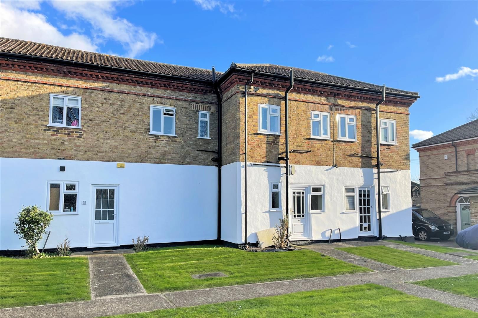 Studio to rent in Raglan Road, Knaphill, Woking GU21 Zoopla