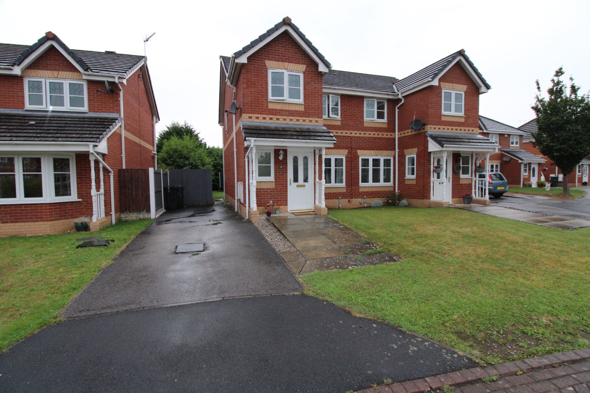 3 bed semidetached house for sale in Foxdene, Little Sutton, Ellesmere