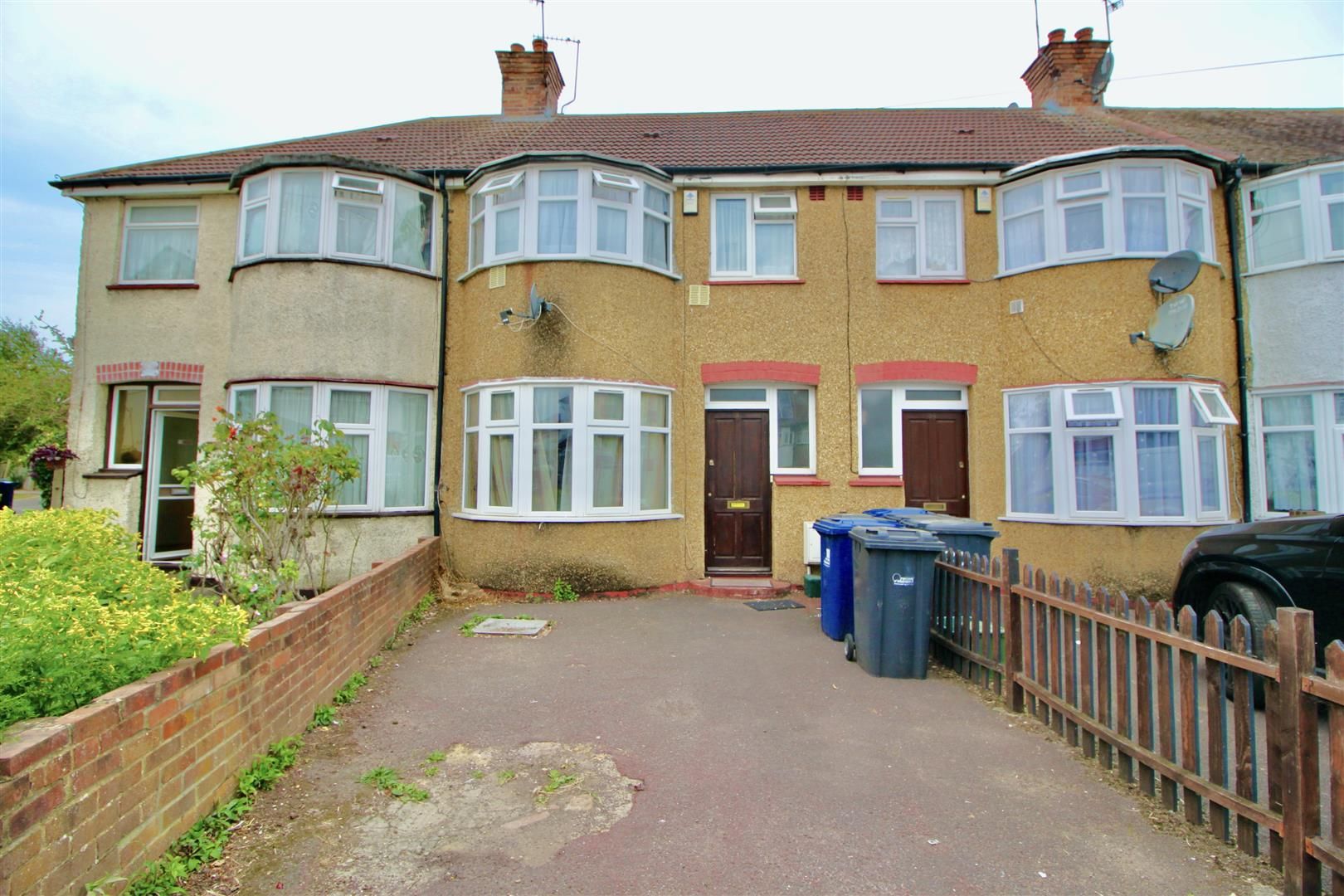 3 bed terraced house for sale in St. Crispins Close, Southall UB1 Zoopla
