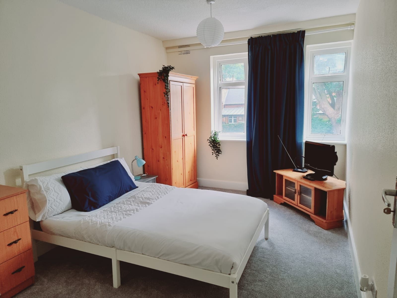 2 bed flat to rent in Lea Bridge Road, Leyton E10 Zoopla