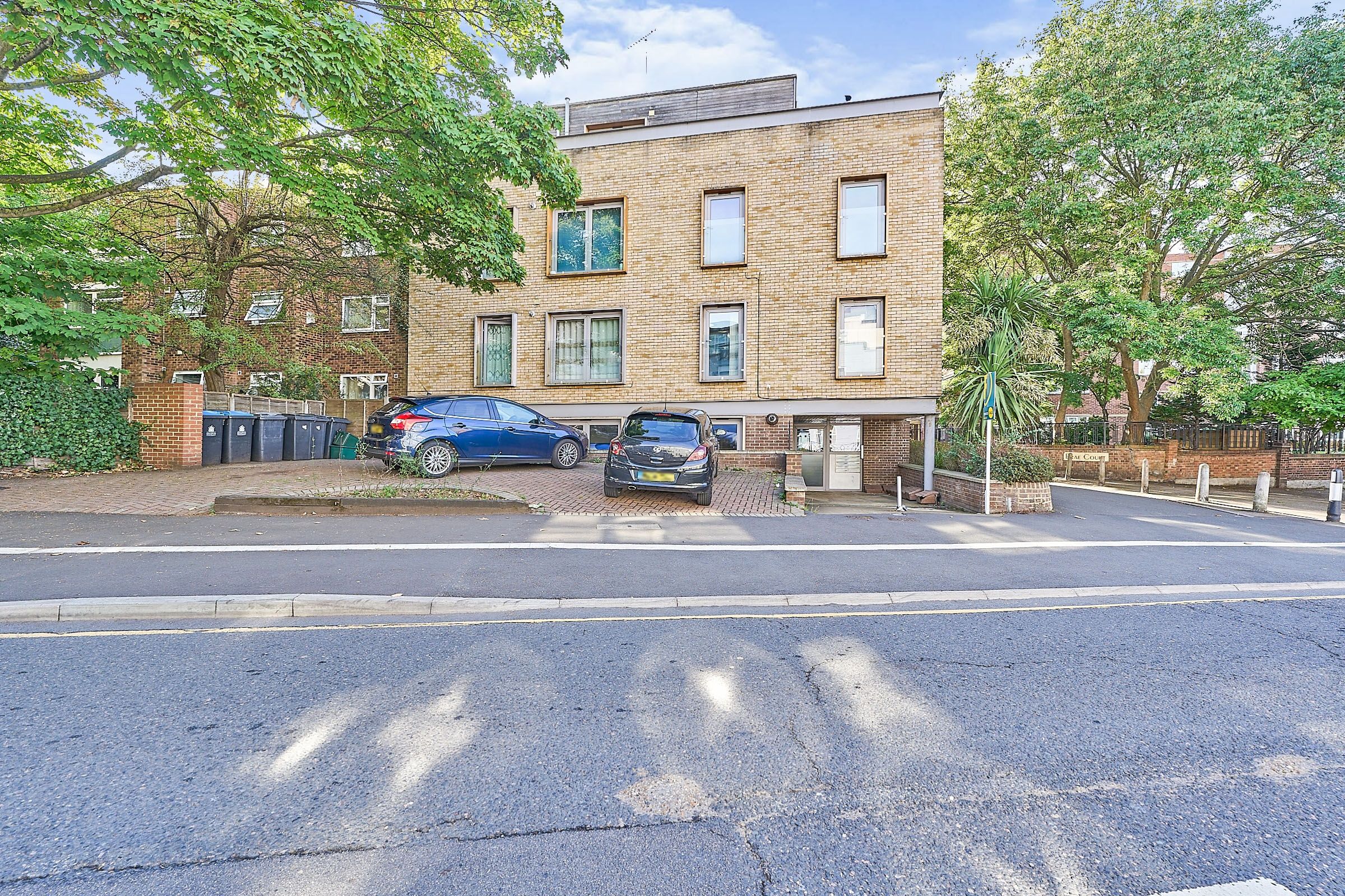1 bed flat for sale in Kingston Hill, Kingston Upon Thames KT2 Zoopla