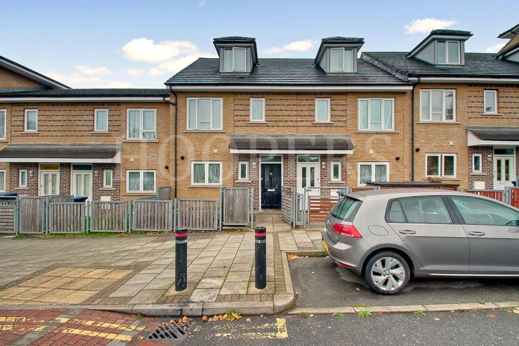 3 bed terraced house for sale in Armstrong Road, London NW10 Zoopla