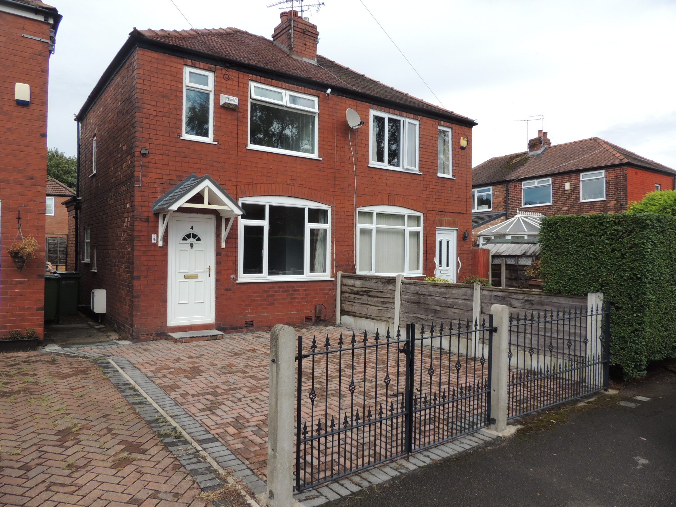 2 bed semidetached house for sale in Clovelly Road, Offerton