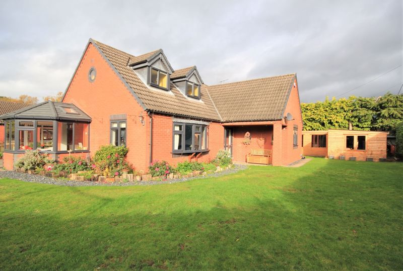 4 bed detached bungalow for sale in Twemlows Avenue, Higher Heath