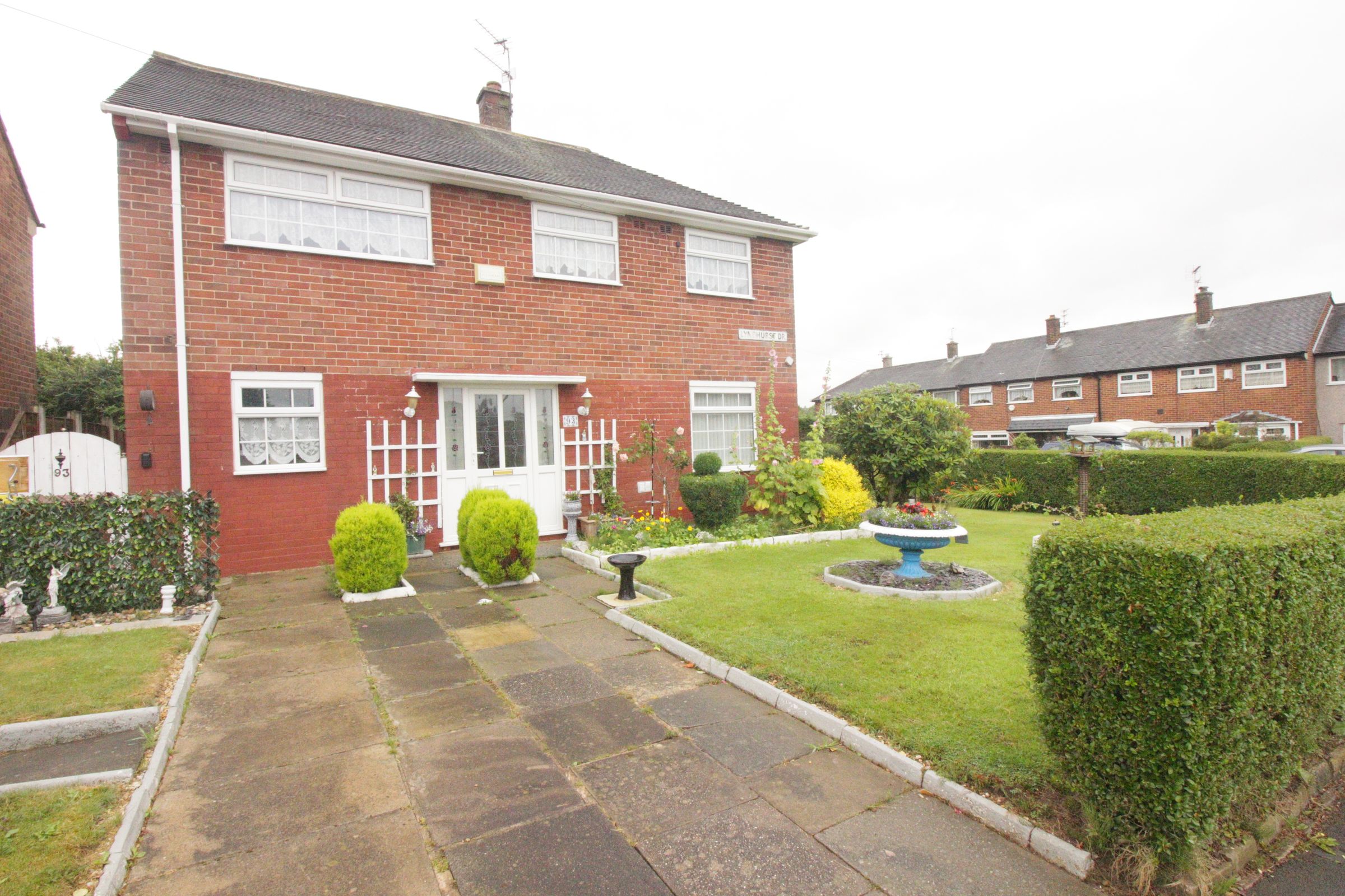 3 bed end terrace house for sale in Lyndhurst Drive, AshtonOnRibble