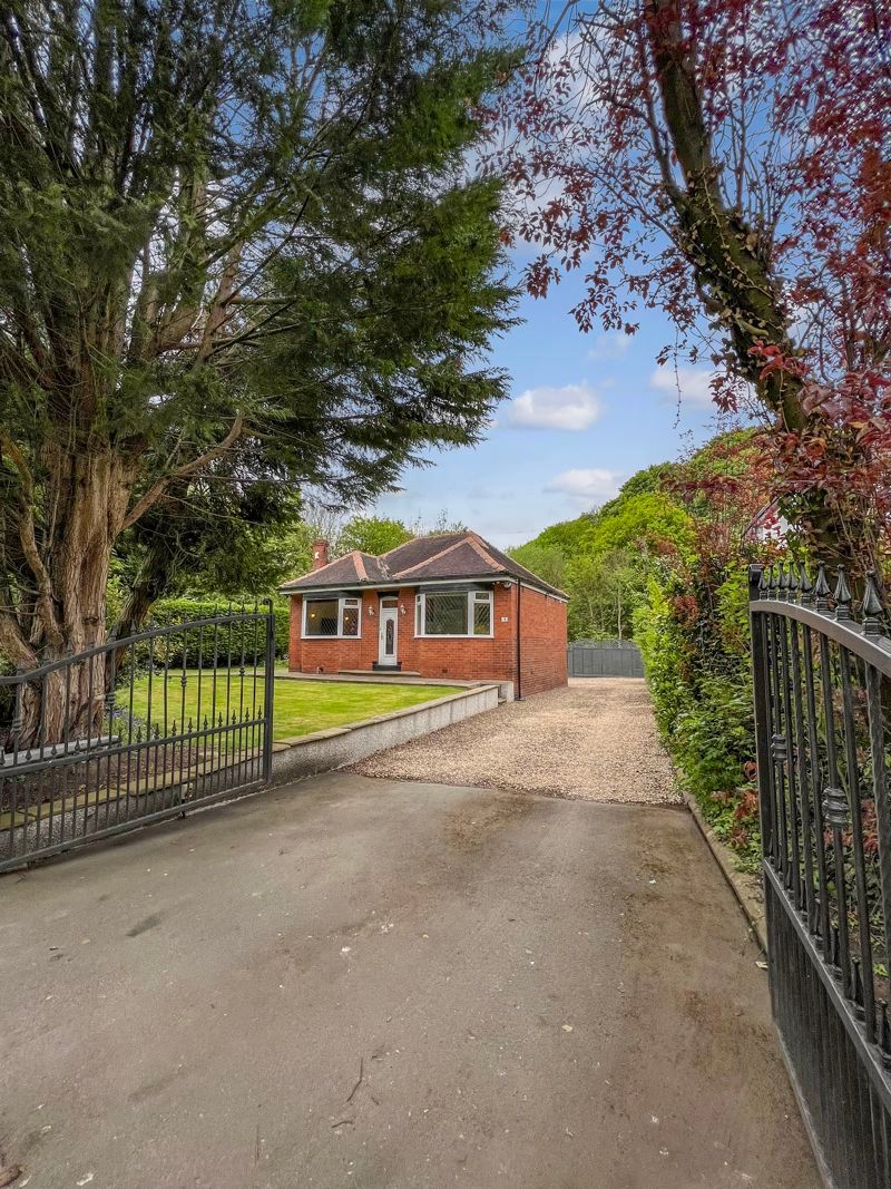 3 bed detached house for sale in Butcher Hill, Horsforth, Leeds LS18