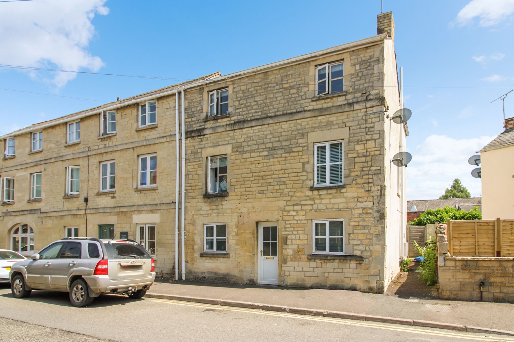 1 bed flat for sale in Queen Street, Cirencester GL7 Zoopla
