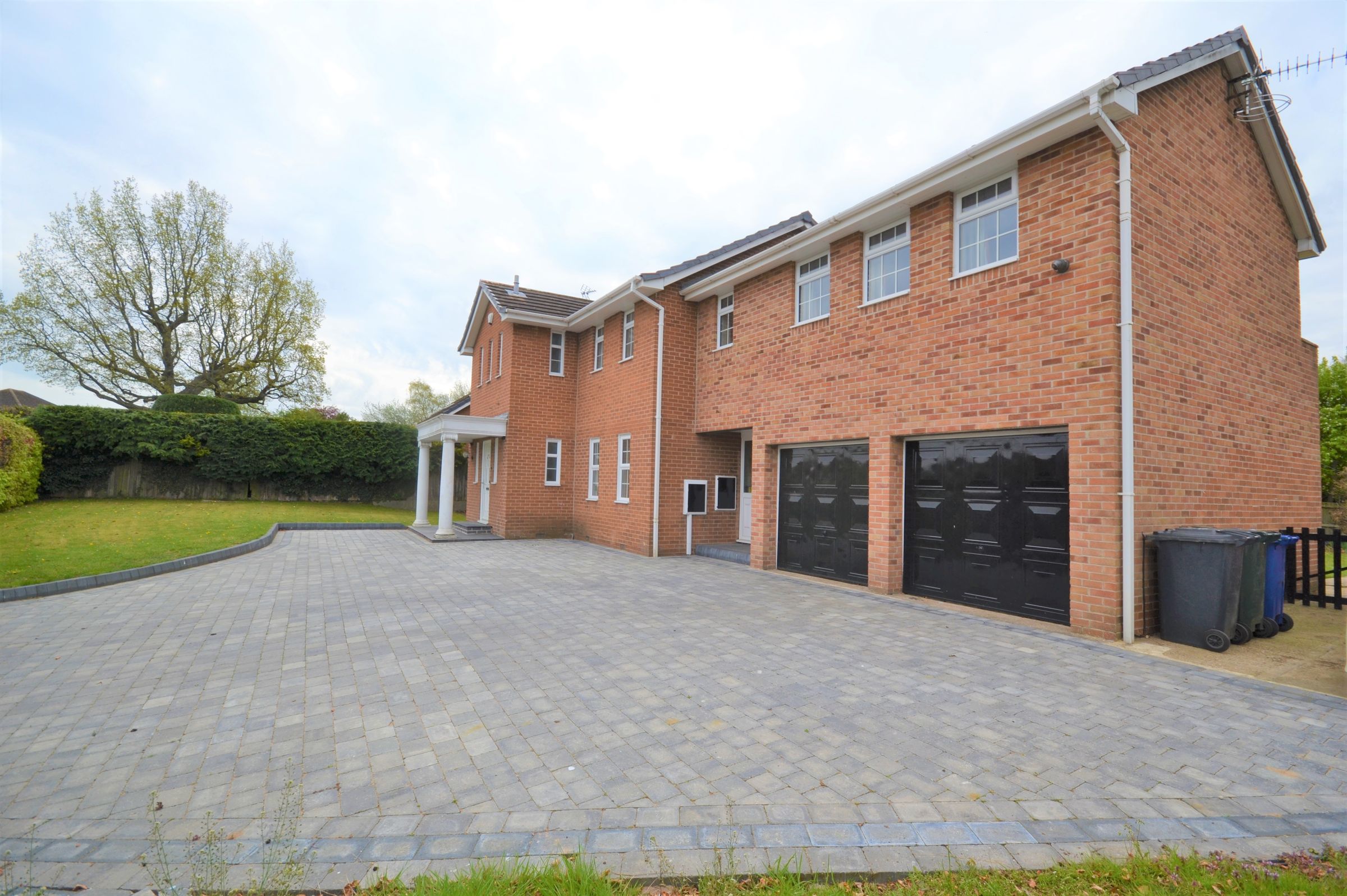 5 bed detached house for sale in Alderson Drive, Tickhill, Doncaster