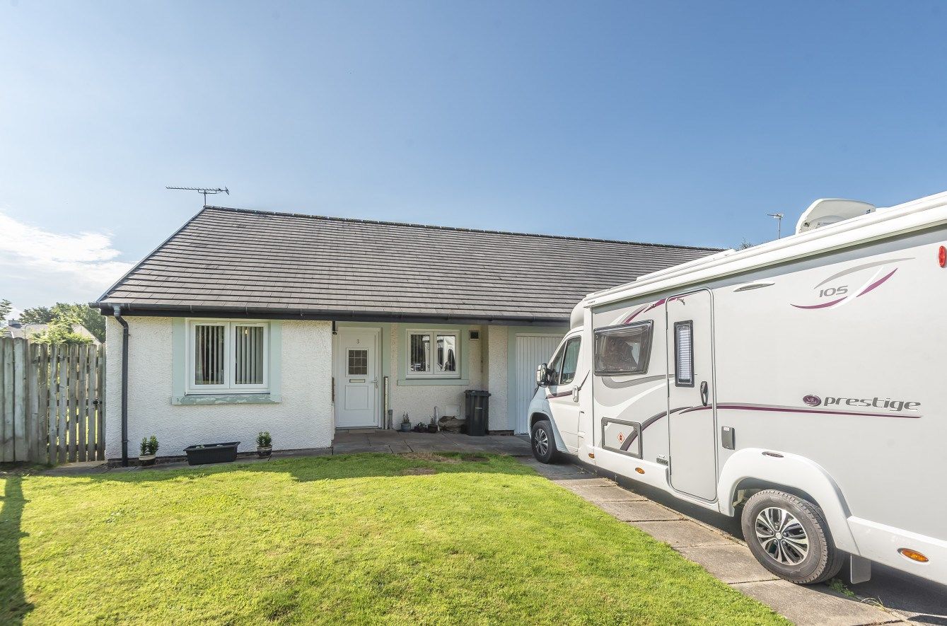 2 bed semidetached bungalow for sale in Derwentside Gardens